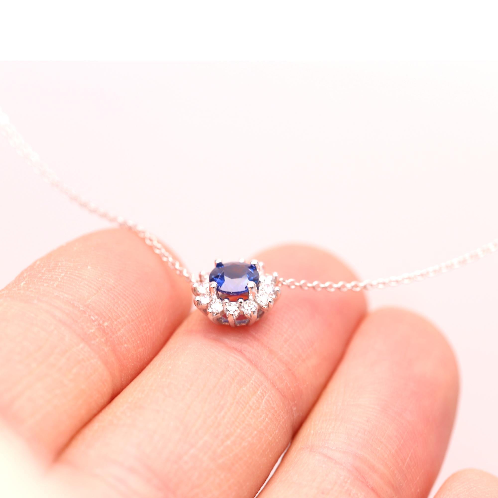 Round Blue Sapphire Necklace 14 karat White Gold 1.00 Carat Brilliant Sapphire For Sale 8