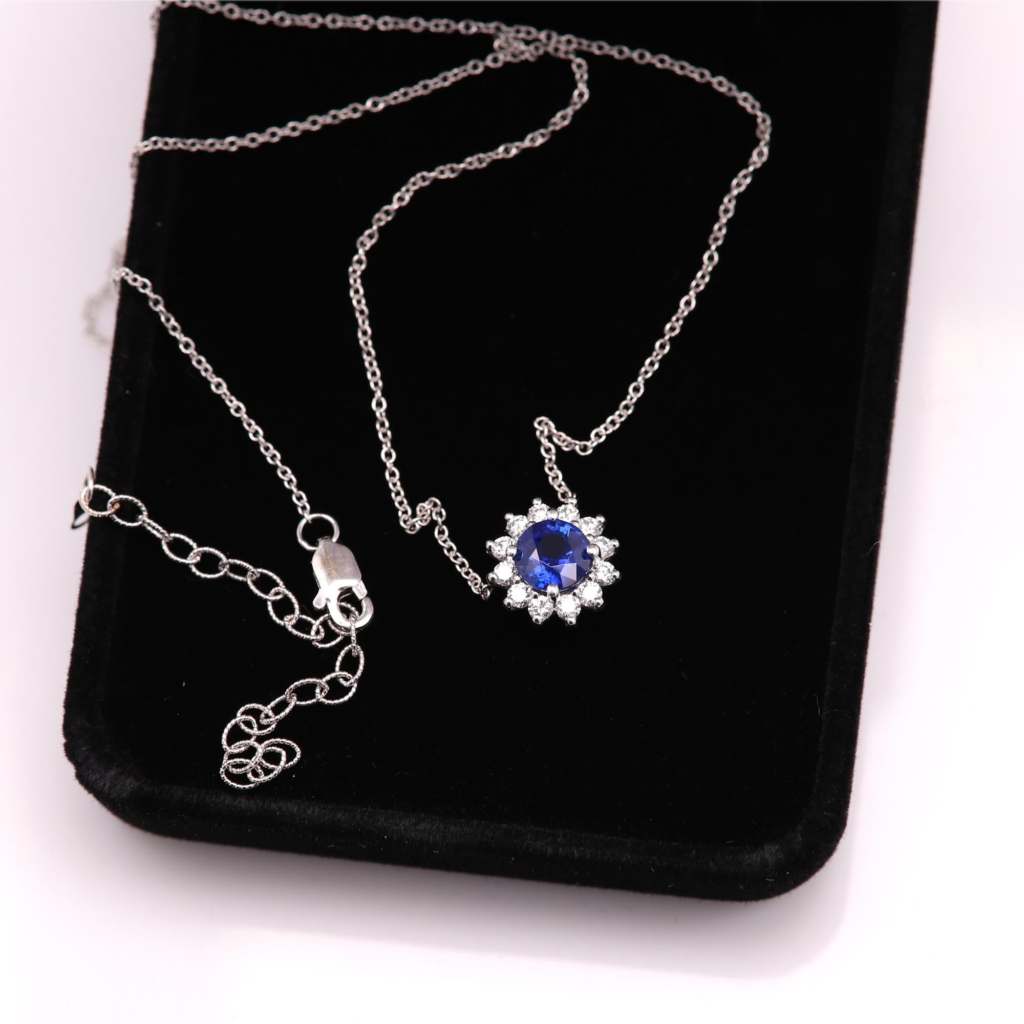 Round Blue Sapphire Necklace 14 karat White Gold 1.00 Carat Brilliant Sapphire For Sale 4