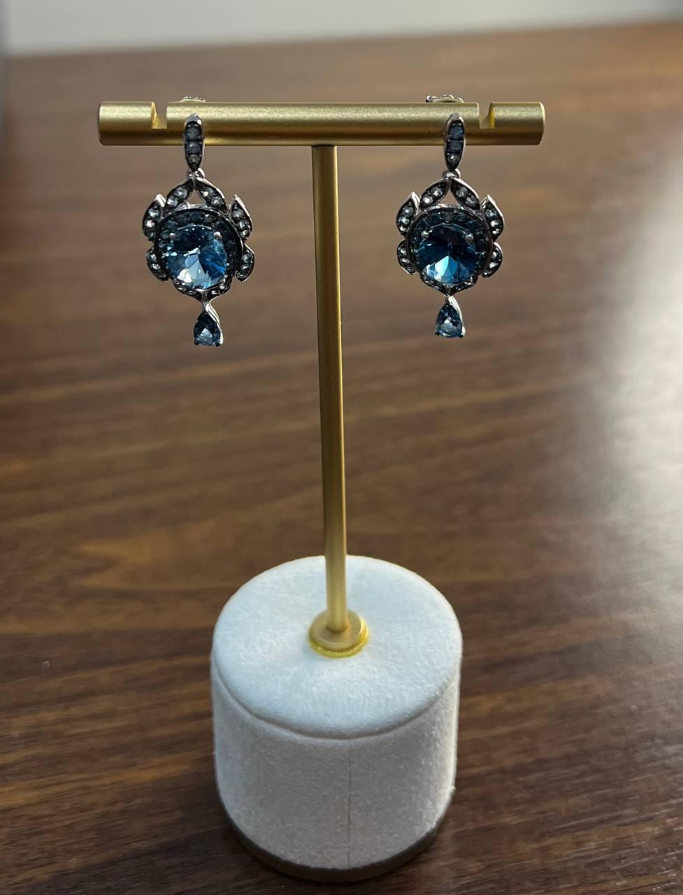 Round Cut Round Blue Topaz Leaf Nature Diamonds 14 K White Gold Teardrop Dangle Earrings For Sale