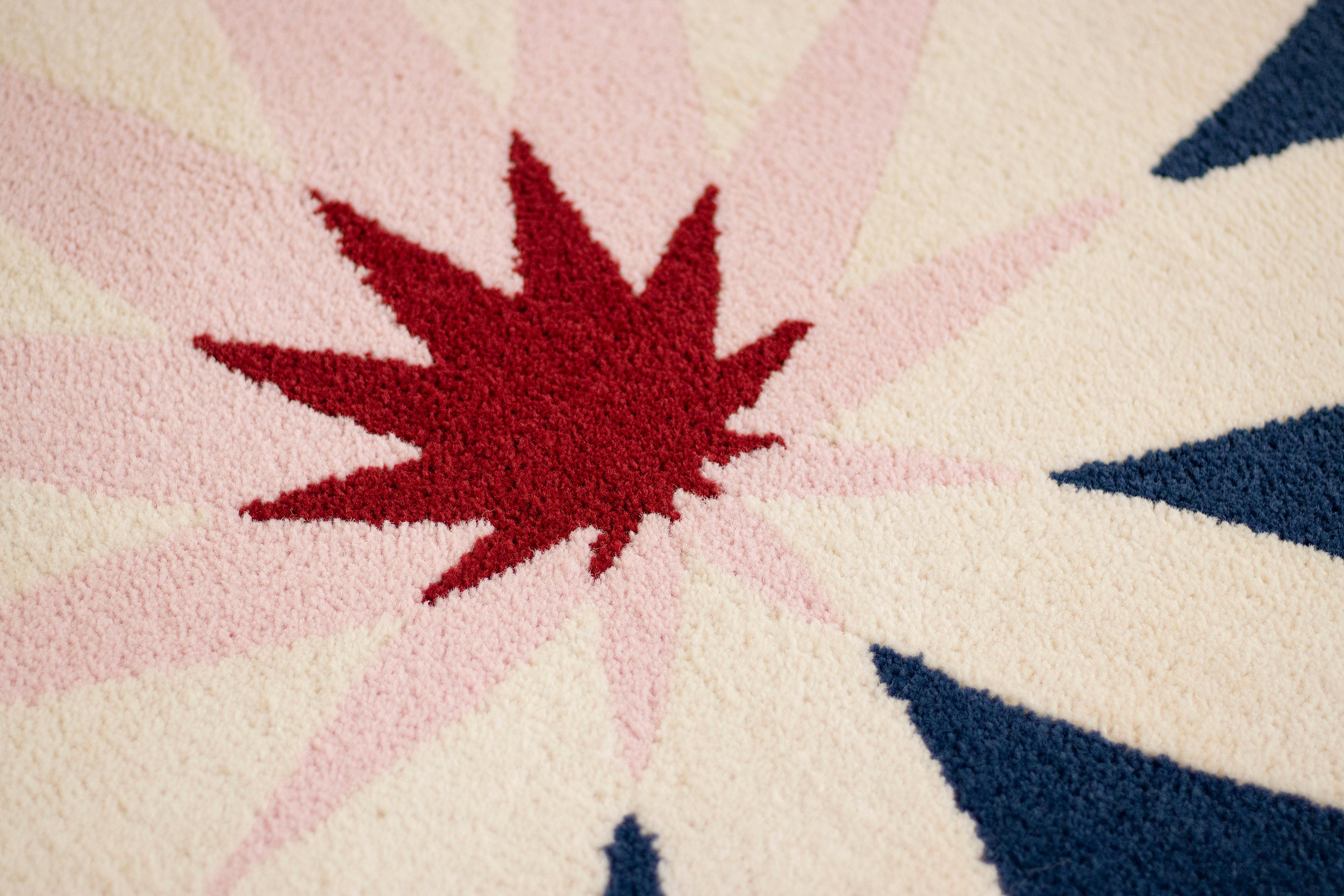 Runder blauer, weißer und roter Blumenteppich aus der Graffiti-Kollektion von Paulo Kobylka im Angebot 5