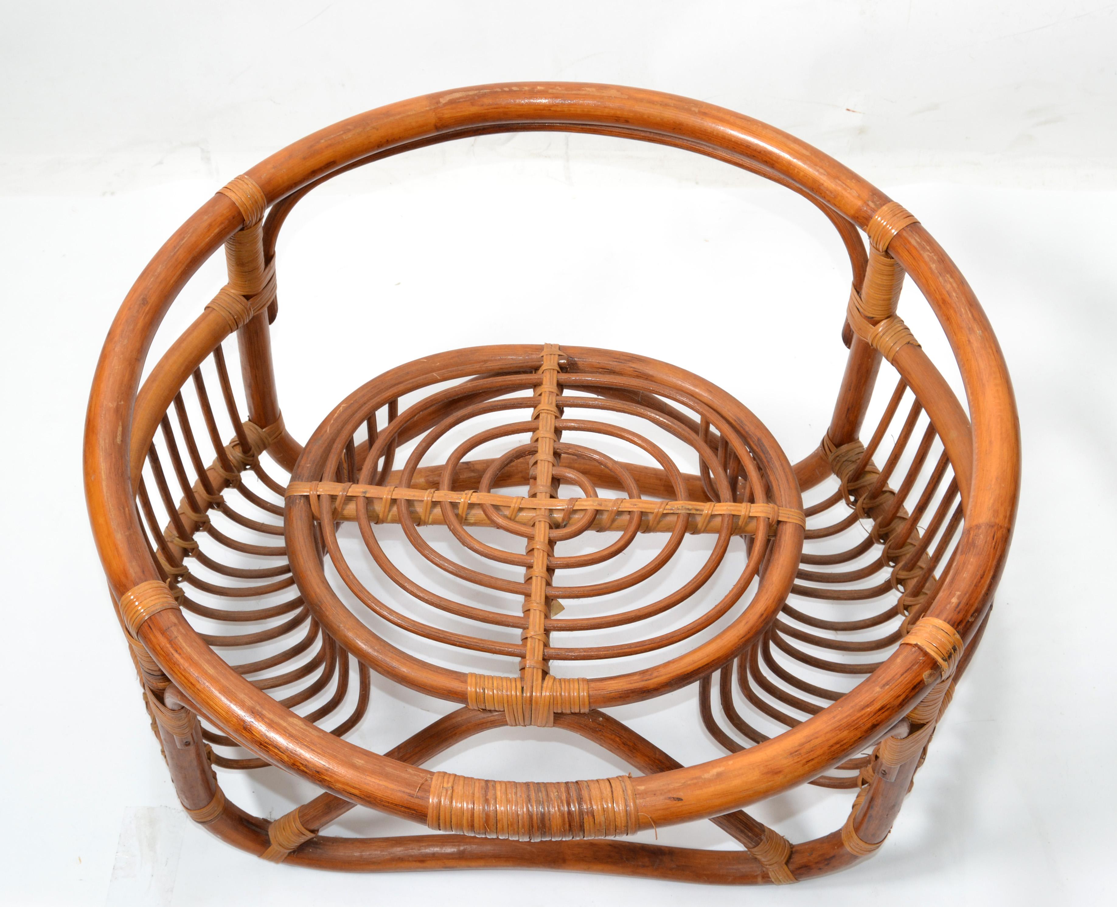 Round Bohemian Chic Bend & Woven Bamboo Glass Top Coffee Table Magazine Stand For Sale 4