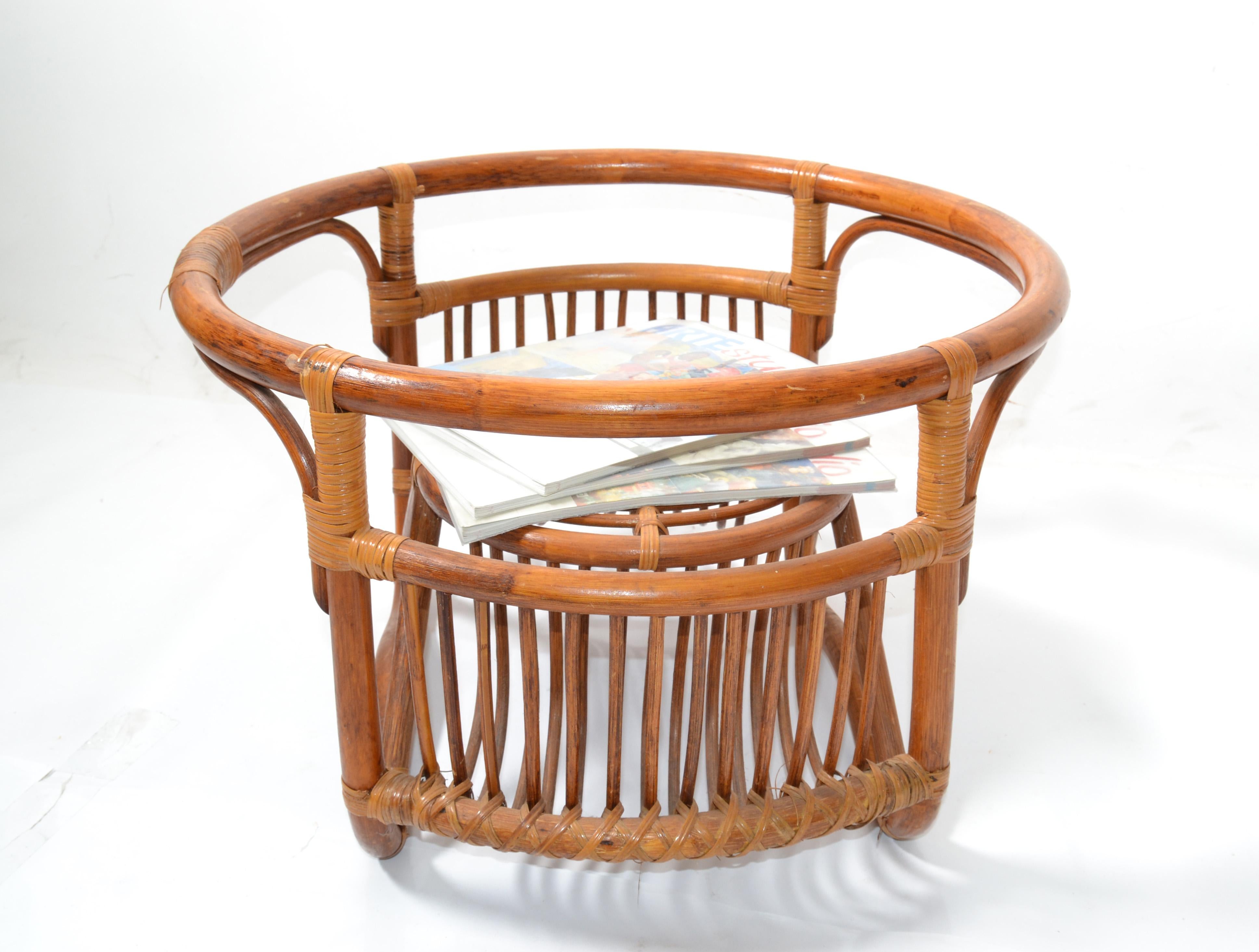 Tissé à la main Table basse ronde en bambou cintré et tressé avec plateau en verre Stand pour magazines en vente