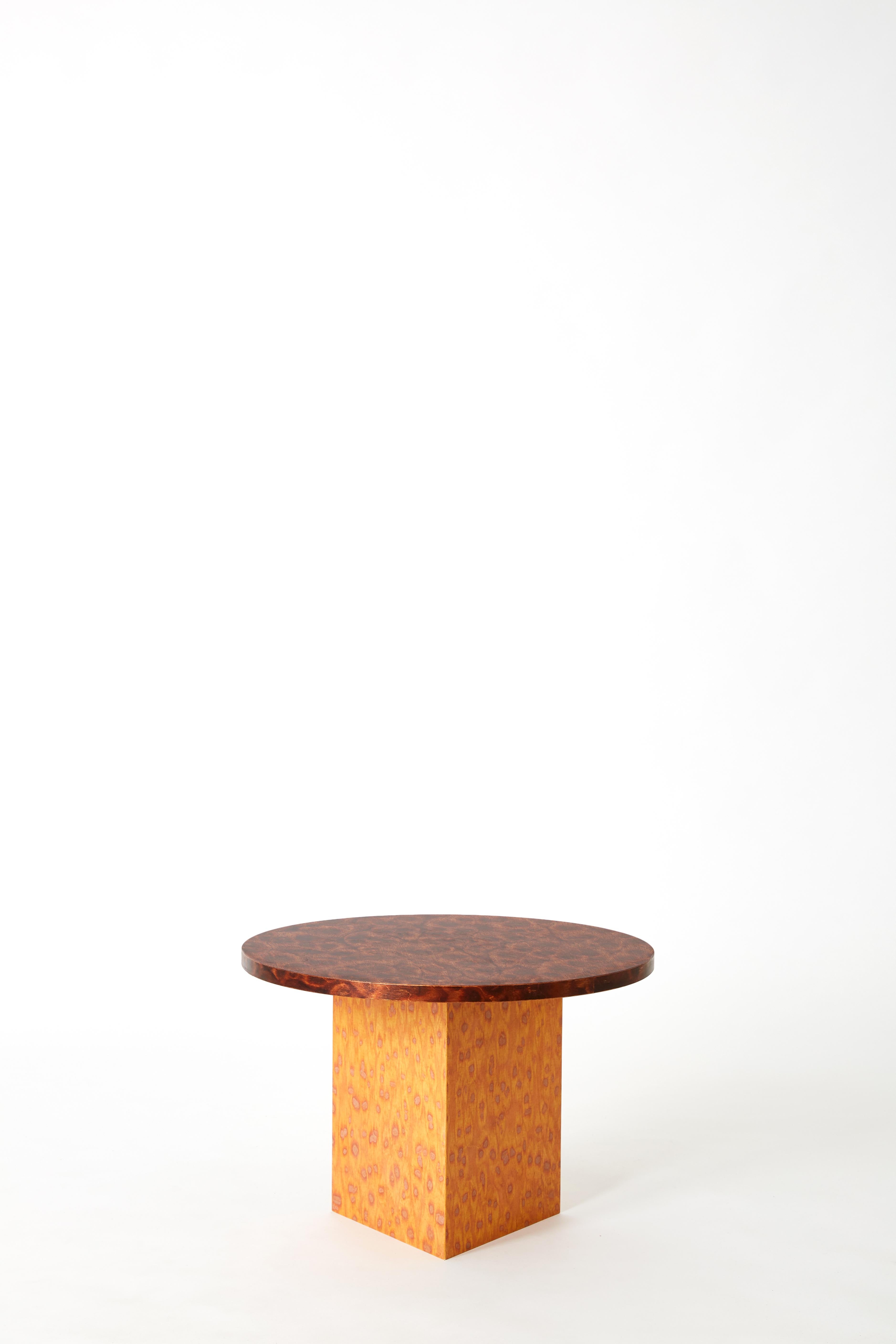 Round Bold Osis Triangle Base Side Table by Llot Llov In New Condition For Sale In Geneve, CH