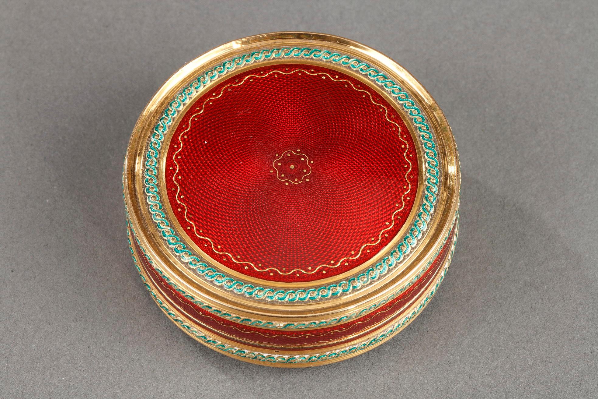 Late 18th Century Round Bonbonniere in Gold and Enamel, Louis XVI Period, 1779