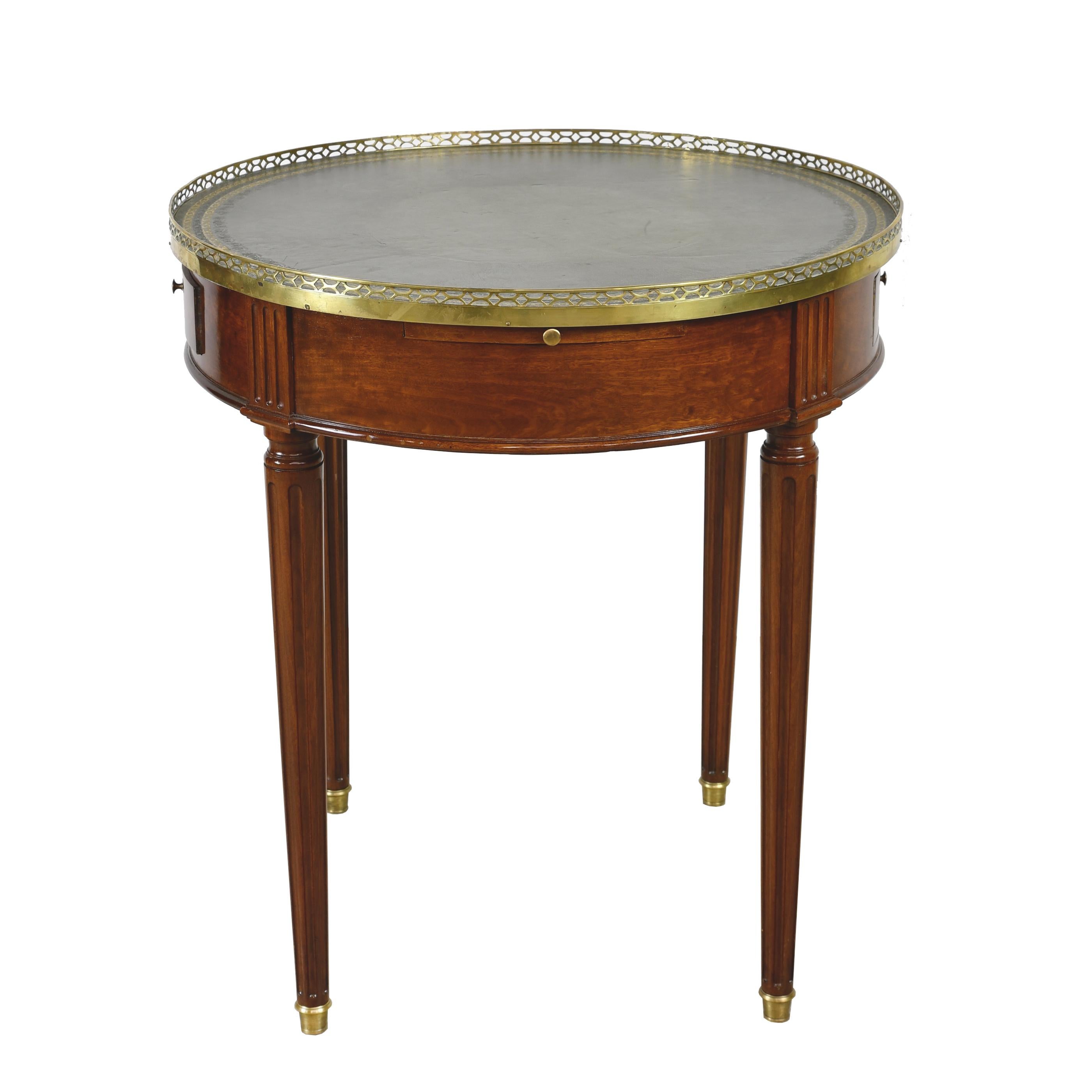 Round Bouillotte Table in Mahogany with Green Tooled Leather Top, France 7