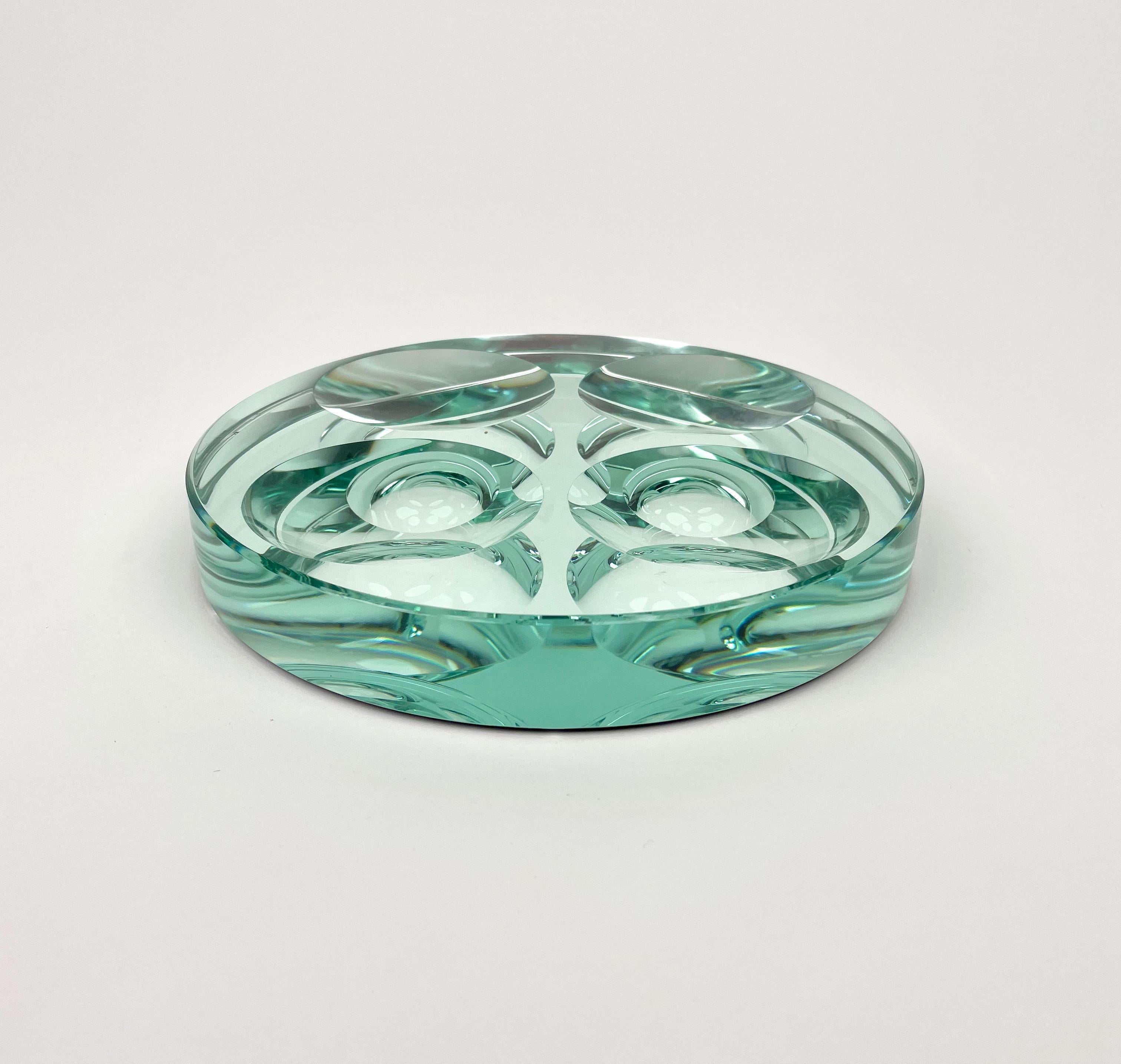 Round Bowl or Ashtray in Green Glass Mirrored by Fontana Arte, Italy 1960s In Good Condition For Sale In Rome, IT