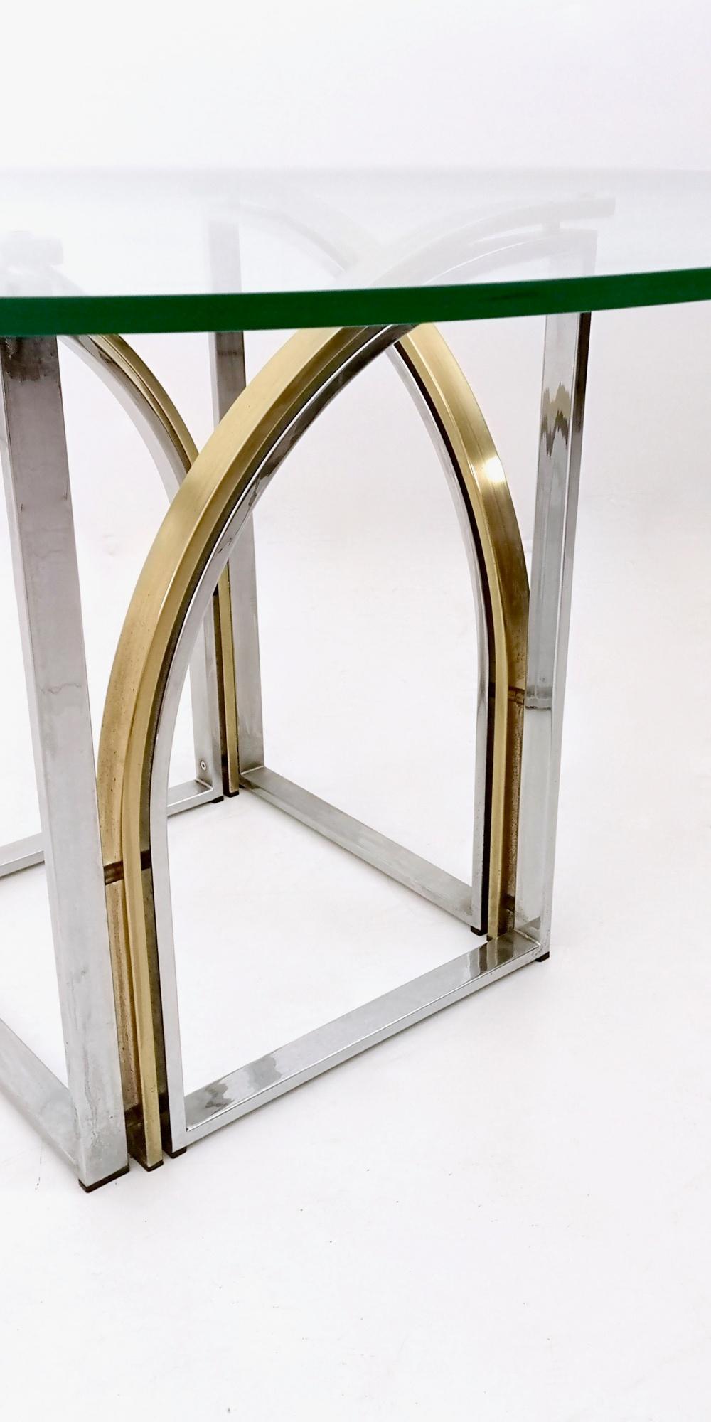 Postmoderner runder Esstisch aus Messing und Stahl von Romeo Rega mit Glasplatte im Angebot 1