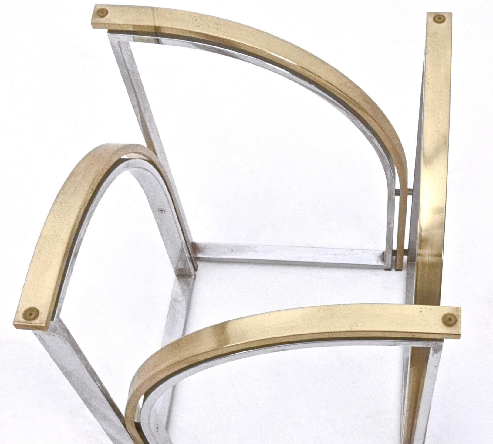 Postmoderner runder Esstisch aus Messing und Stahl von Romeo Rega mit Glasplatte im Angebot 3