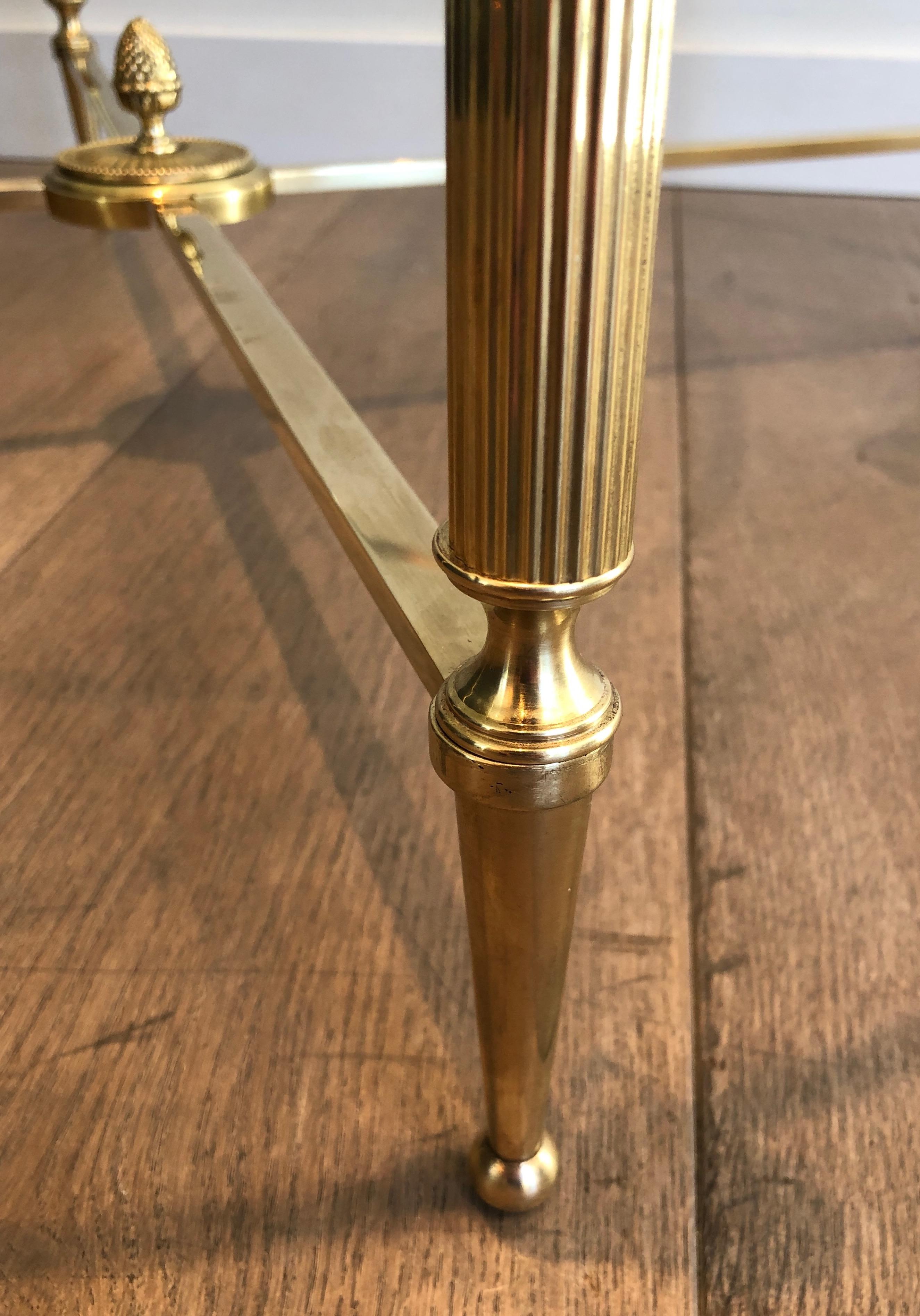 Table basse ronde en laiton par Maison Baguès en vente 1
