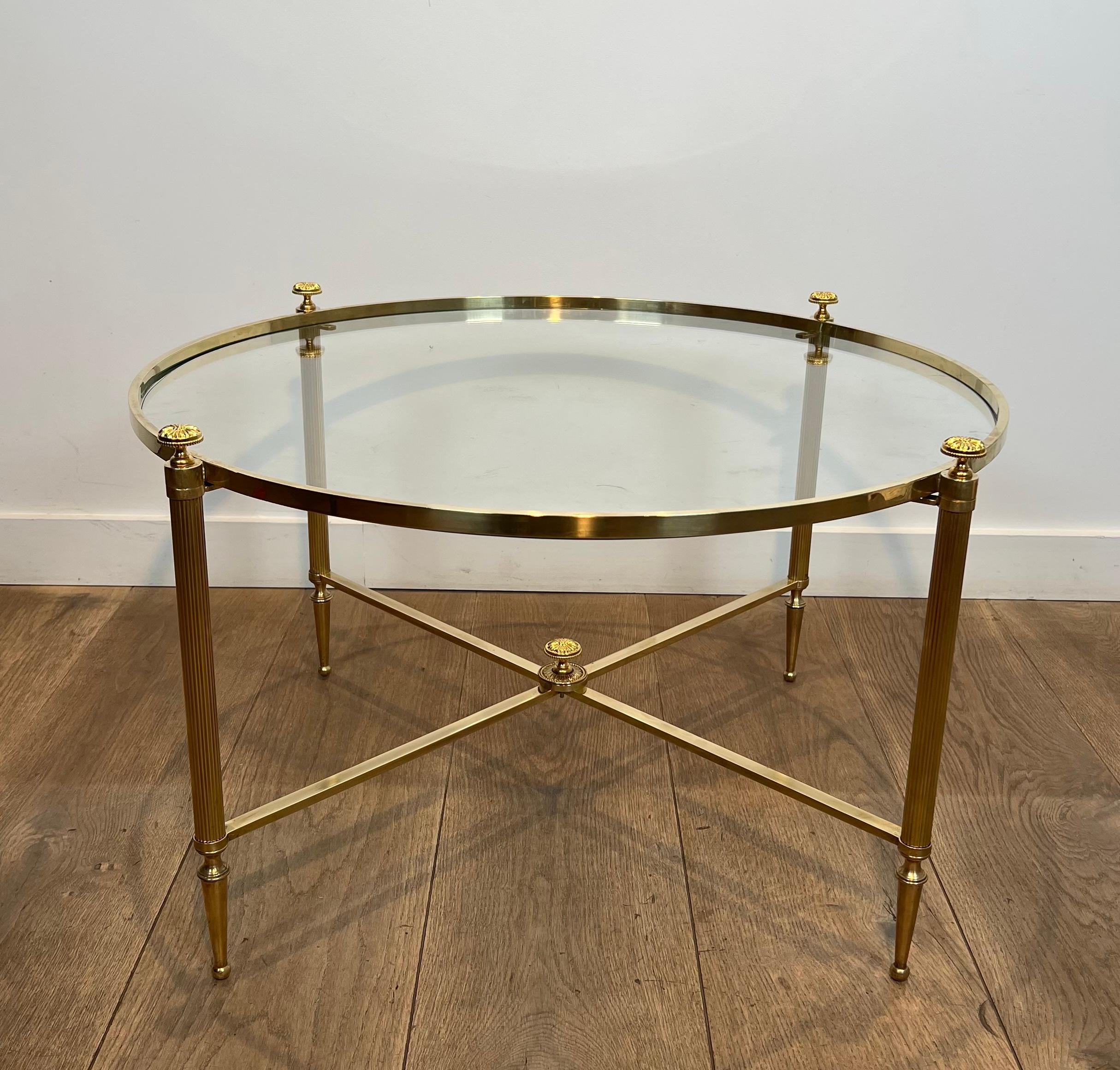 Table basse ronde en laiton. Maison Baguès en vente 5