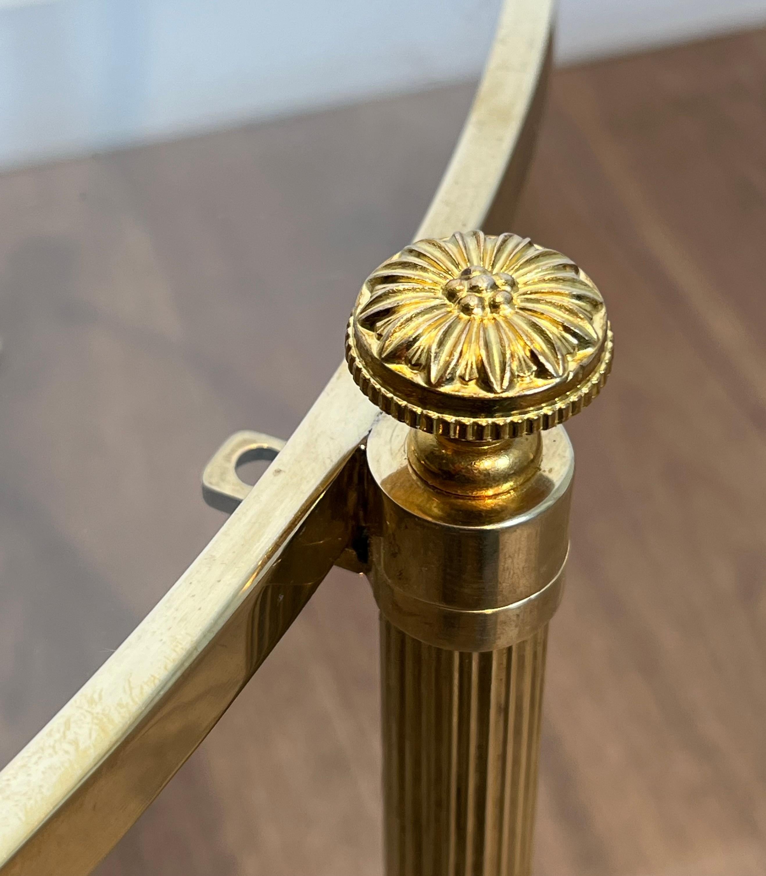 Table basse ronde en laiton. Maison Baguès en vente 6