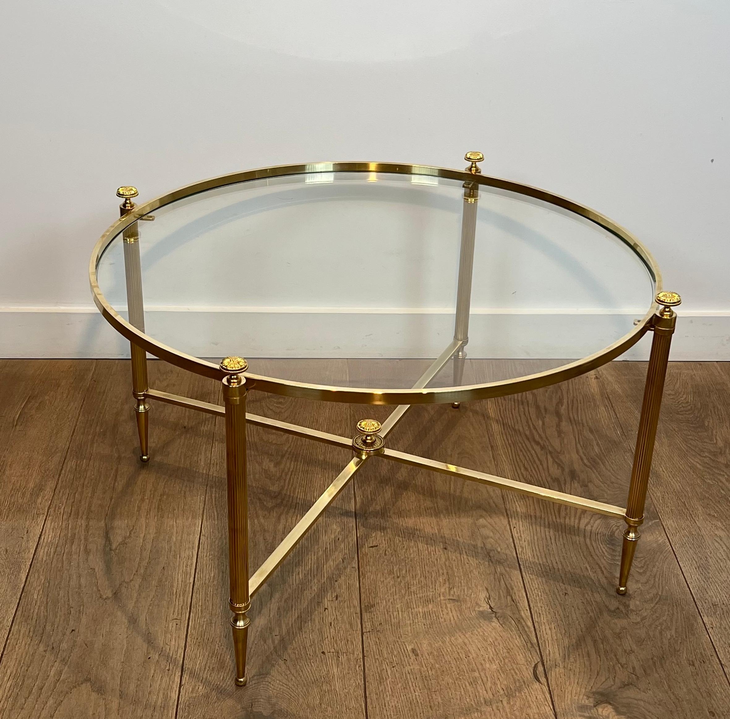 Table basse ronde en laiton. Maison Baguès en vente 11