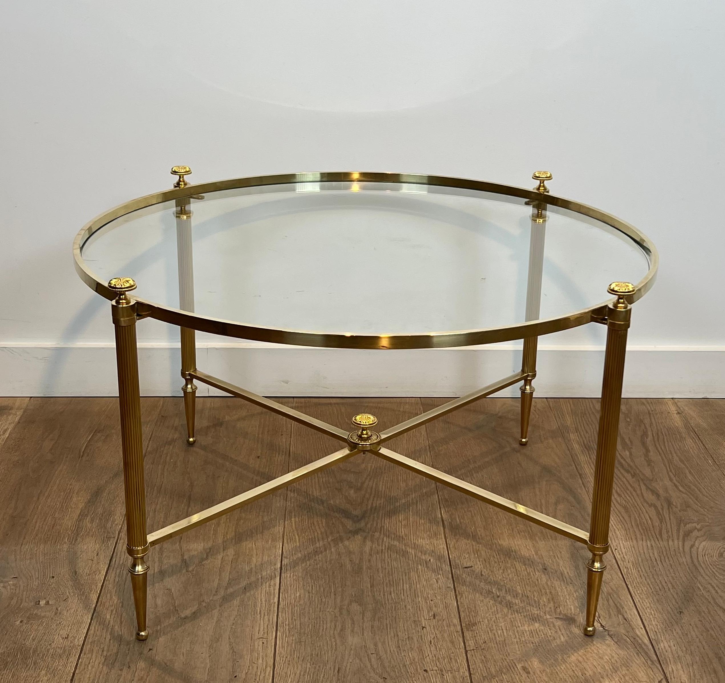 Table basse ronde en laiton. Maison Baguès en vente 13