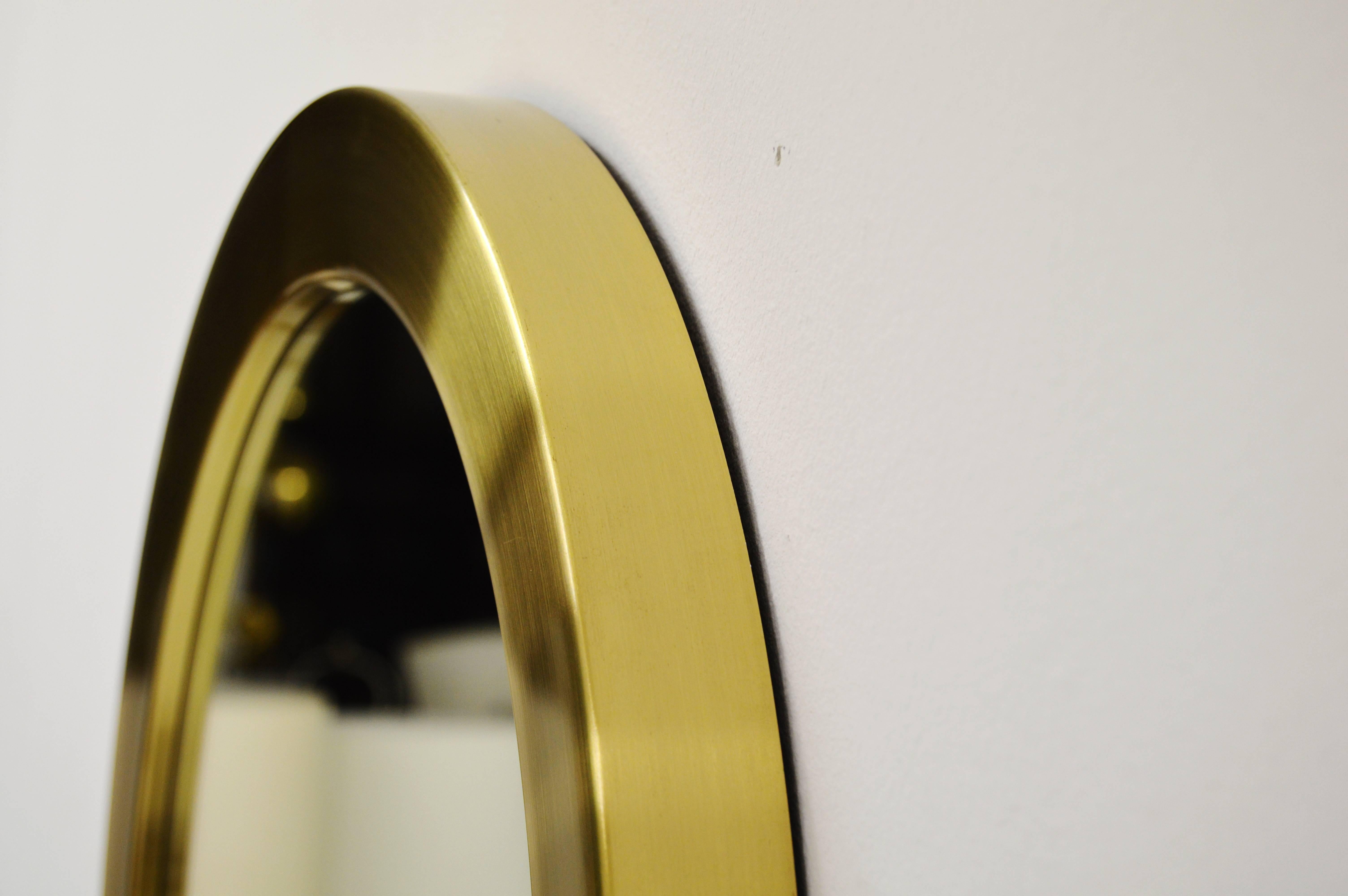 Round Brass Mirror from Glasmäster Markaryd, Sweden, circa 1960 In Good Condition For Sale In Alvesta, SE