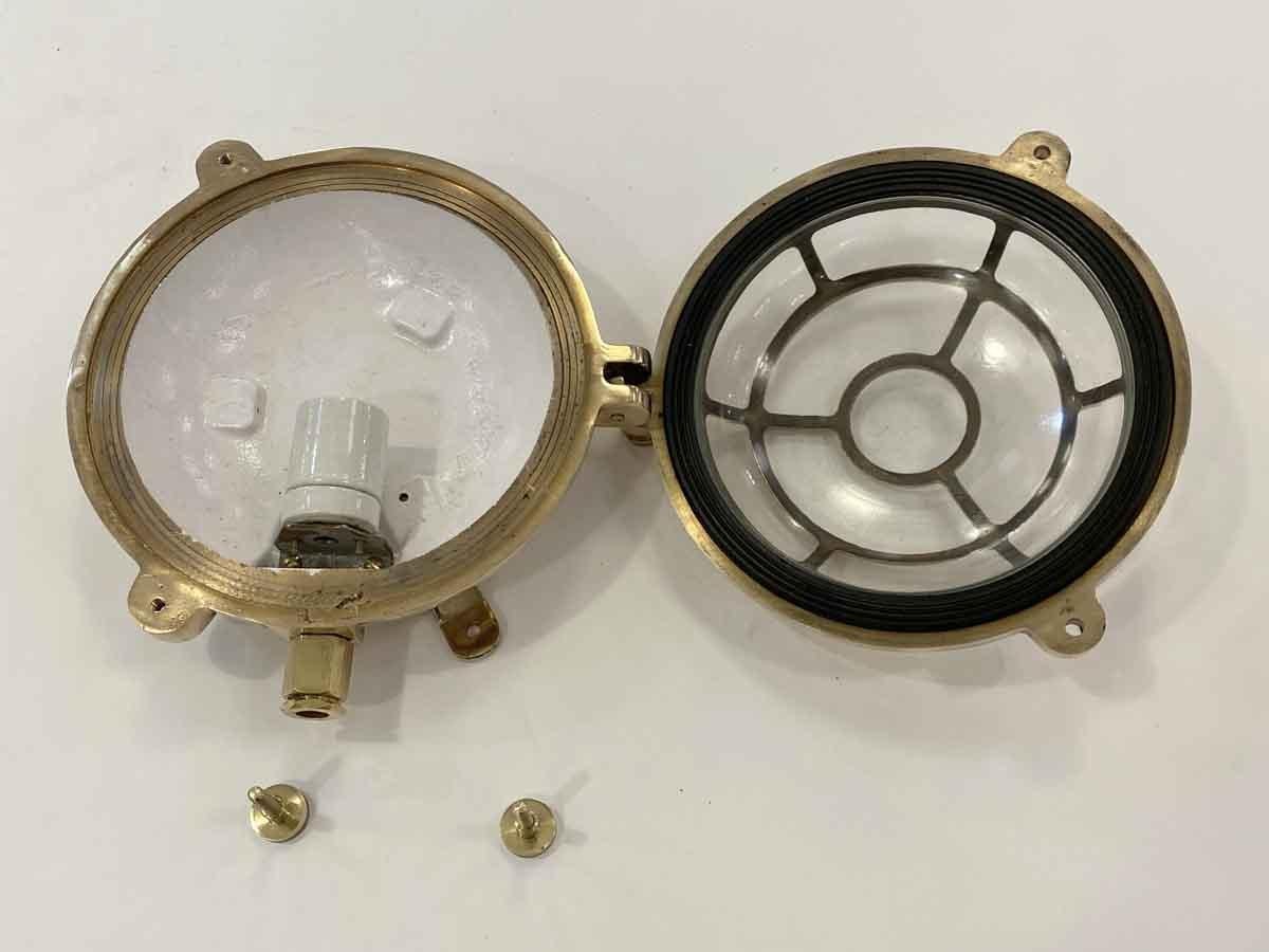Industriale Lampada rotonda in ottone per nave nautica Quantità disponibile Gabbia da paratia