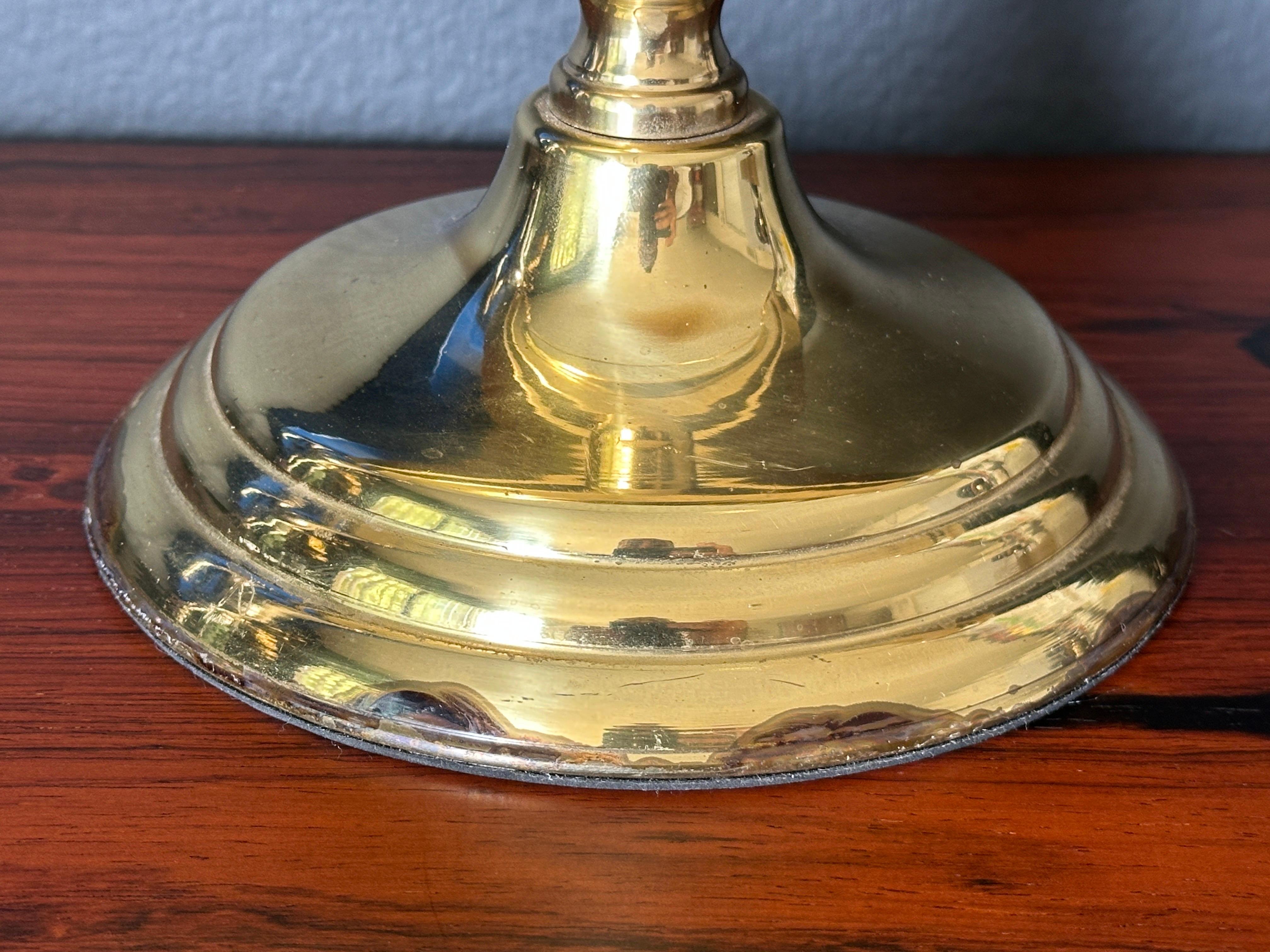 Miroir de courtoisie en laiton en vente 4