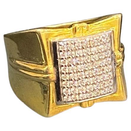 Round Brillant Diamonds 14K Gold Men’s Ring