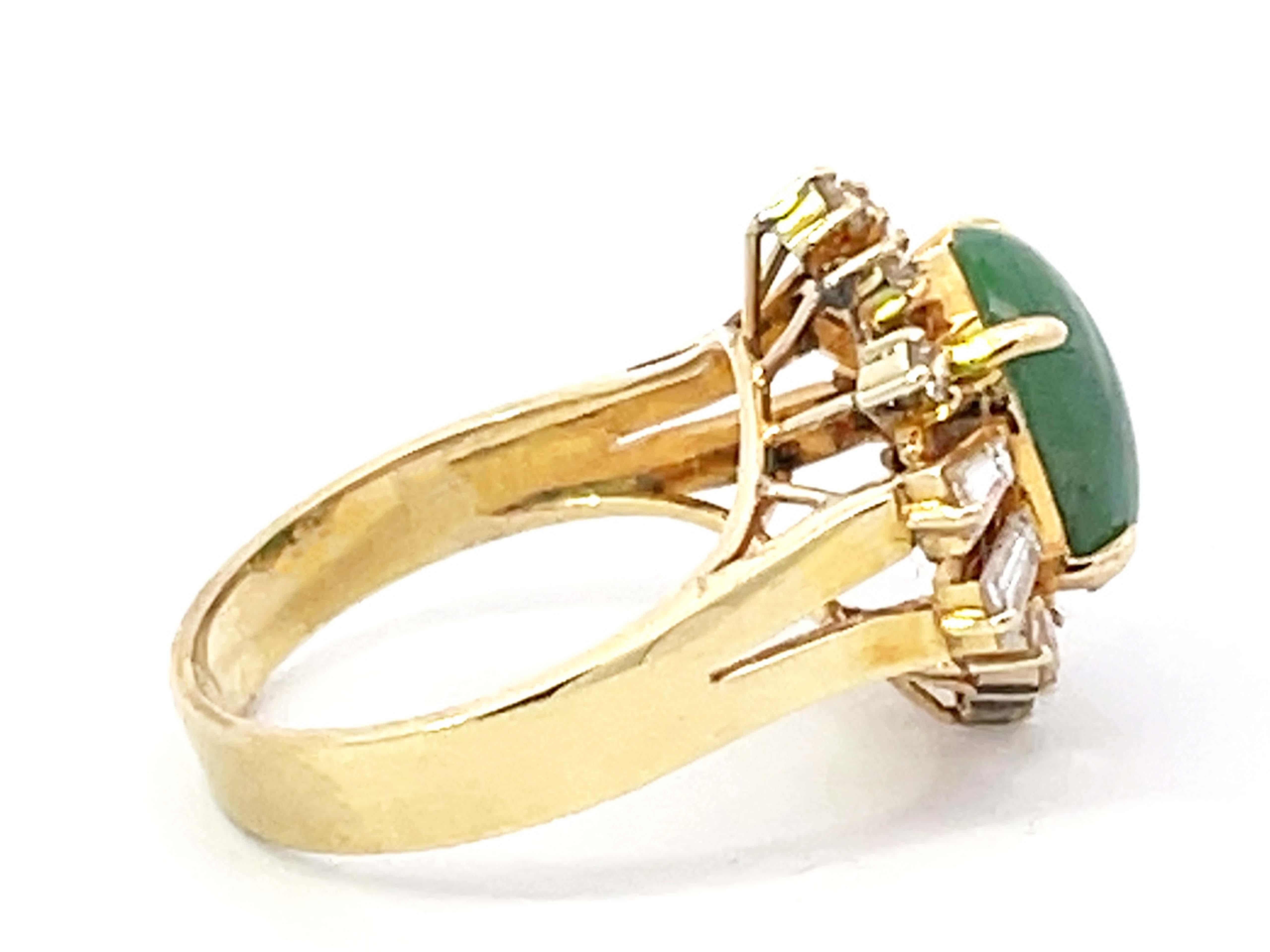 Round Brilliant and Baguette Diamond Halo Dark Green Jade Ring 14k Yellow Gold In Excellent Condition For Sale In Honolulu, HI