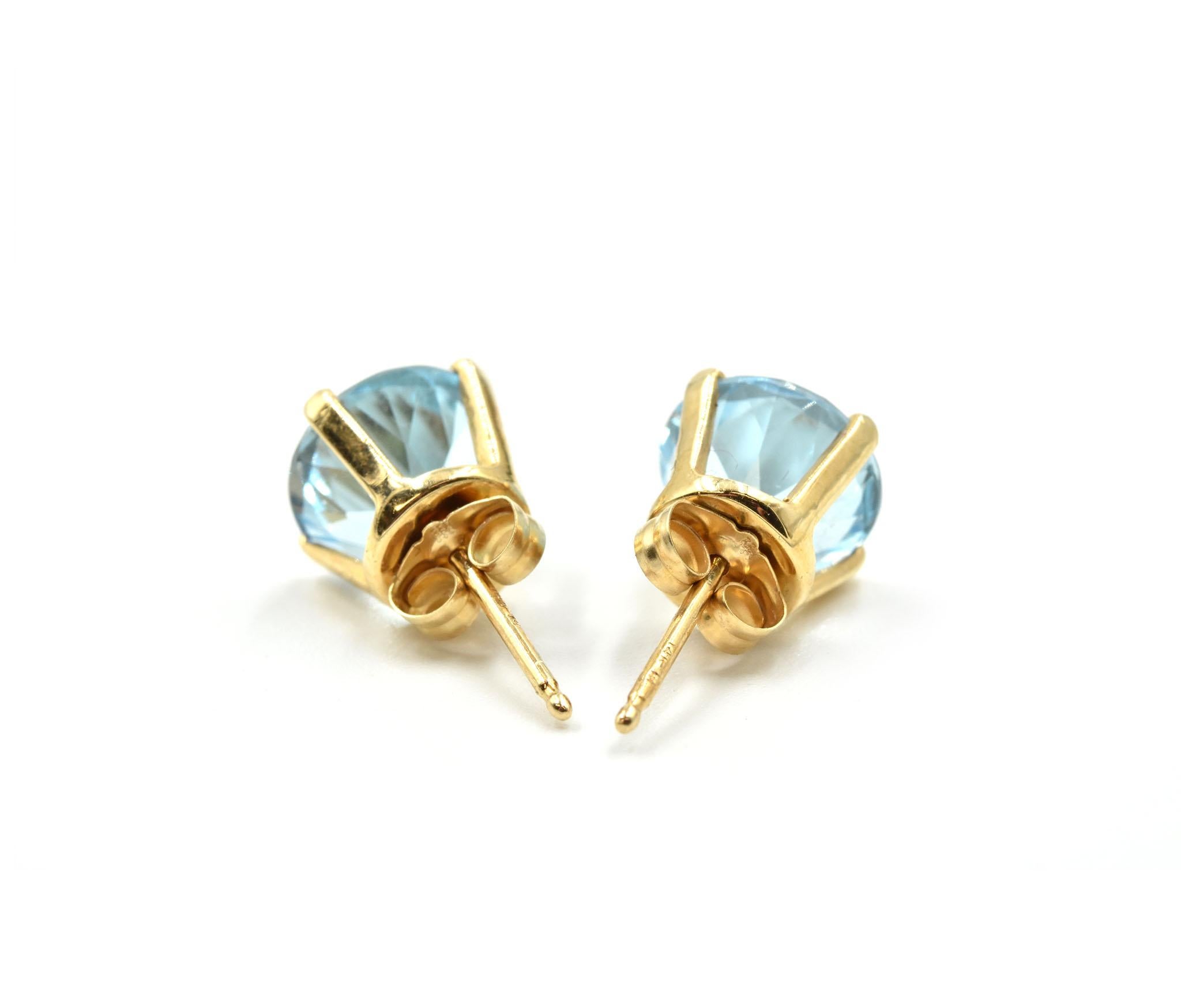 Round Brilliant Blue Topaz Stud Earrings 14 Karat Yellow Gold In Excellent Condition In Scottsdale, AZ