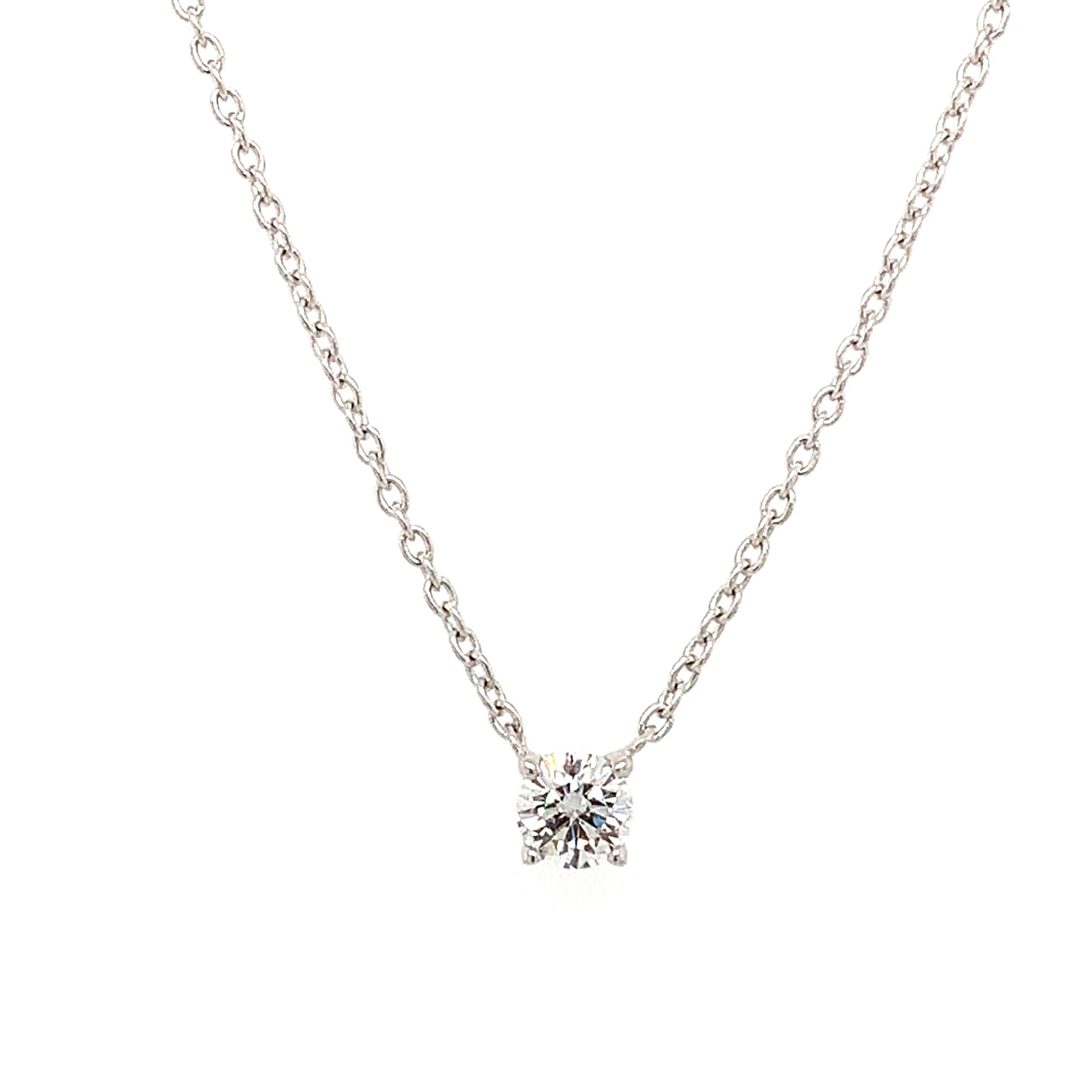 Round Cut Round brilliant classic diamonds pendant necklace 18k white gold For Sale