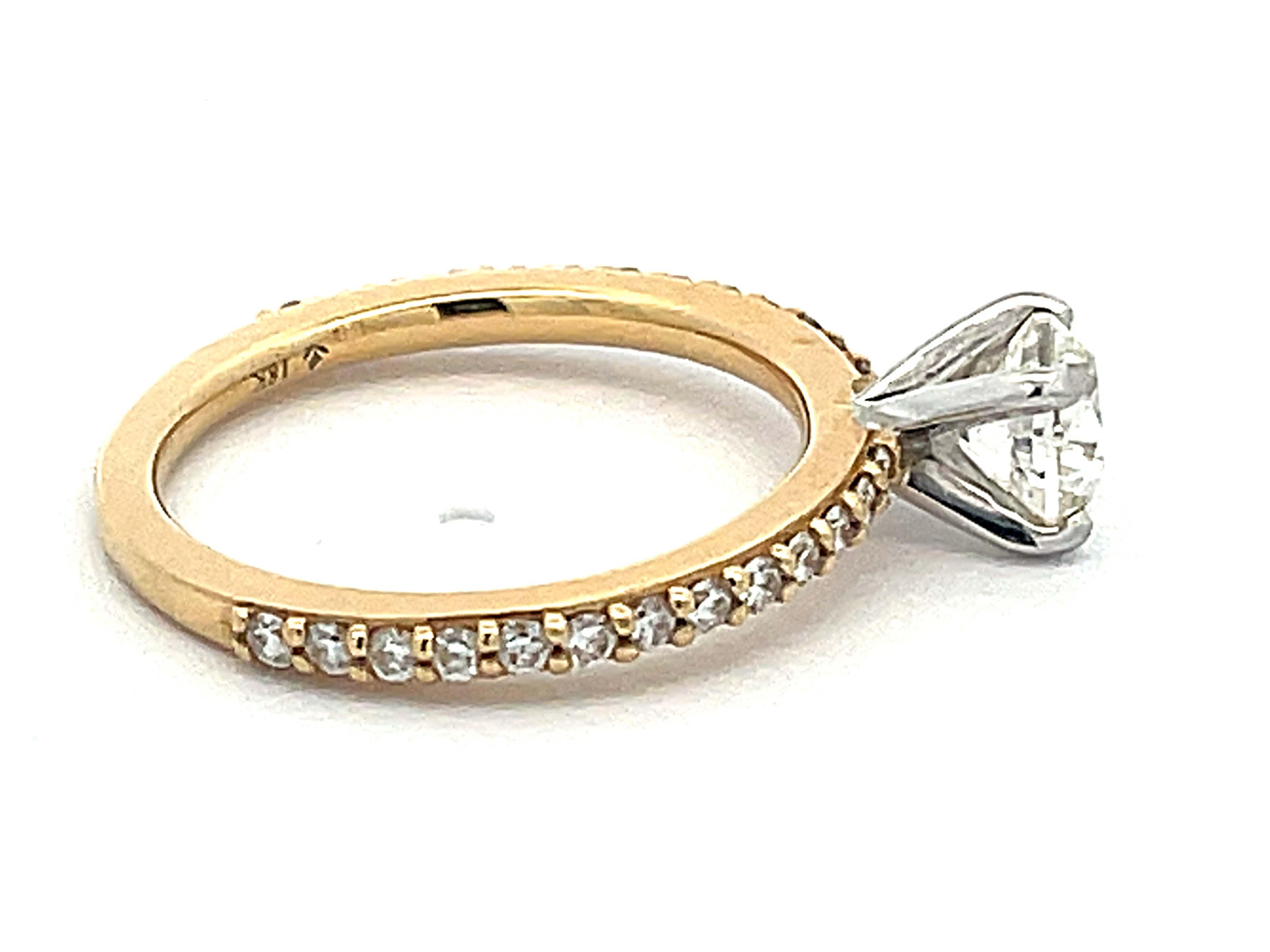 Round Brilliant Cut 1.00 Carat Center Stone Diamond Engagement Ring, 18k Yellow For Sale 2