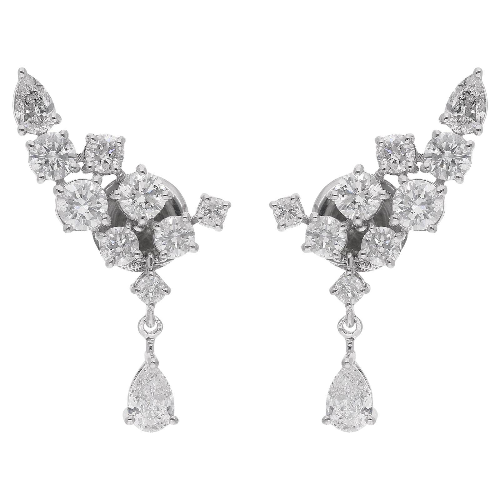 Boucles d
oreilles poire en or blanc 18k avec diamant taille brillant 2.24Ct