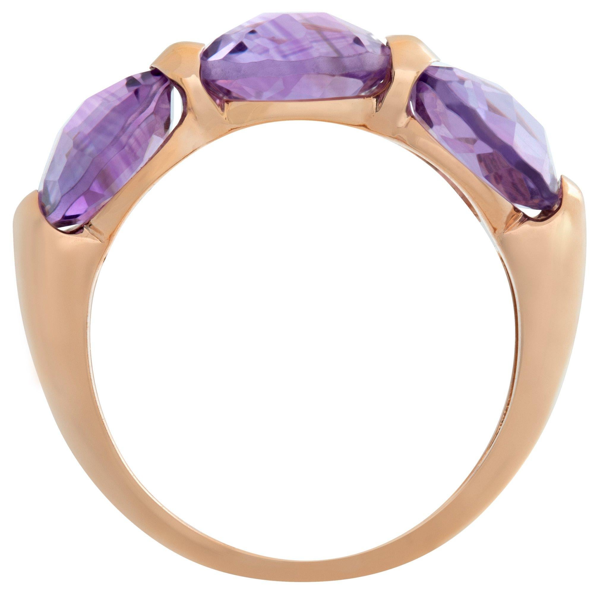 Women's Round brilliant cut Amethyst ring set in yellow gold. Size 7.