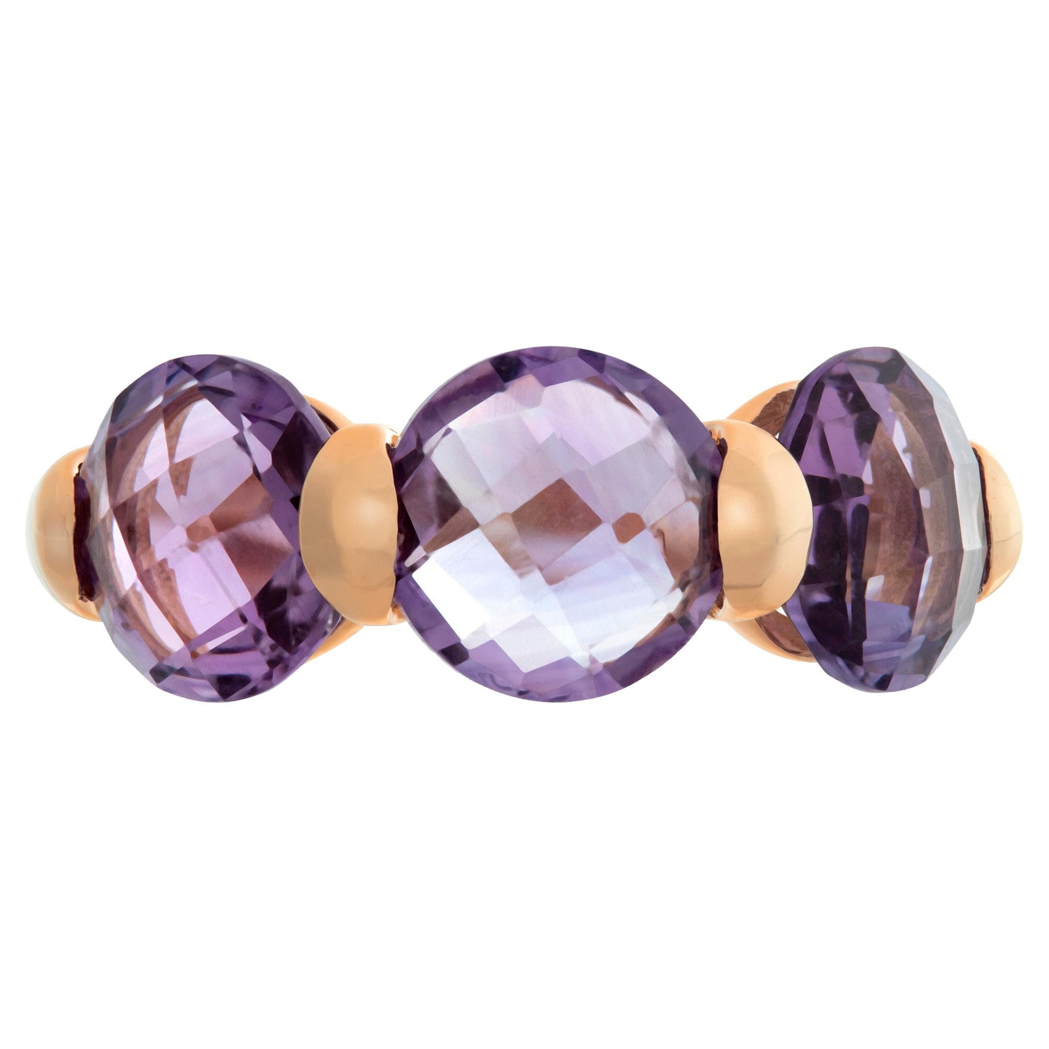 Round brilliant cut Amethyst ring set in yellow gold. Size 7.
