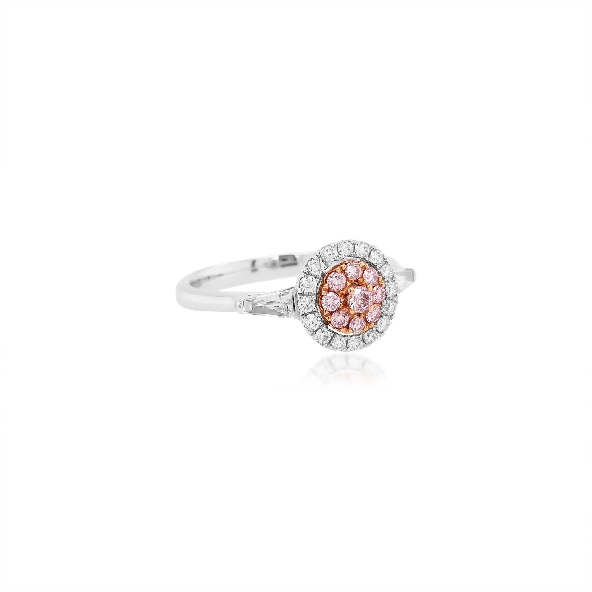 Round Cut Round Brilliant Cut Argyle Pink Diamond and White Diamond 18K Gold Ring For Sale