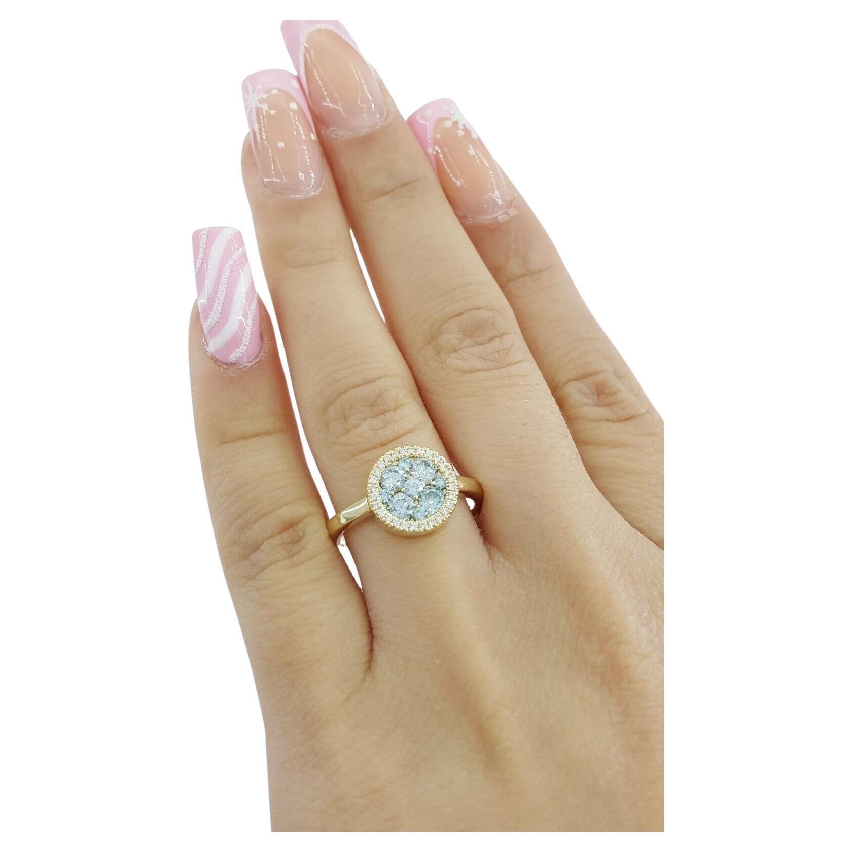 Taille ronde Bague de fiançailles à diamants bleus et blancs de taille ronde et brillante en vente