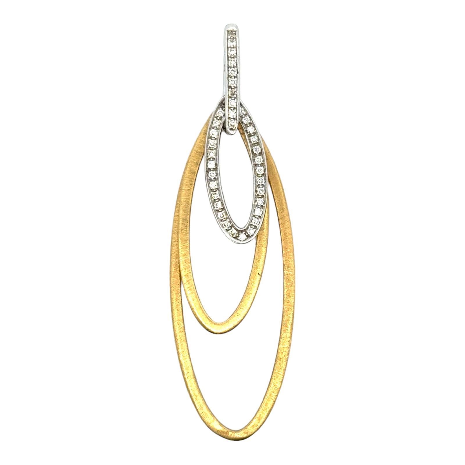 Round Brilliant Cut Diamond 18 Karat Two Tone Gold Oval Pendant Necklace Modern In Excellent Condition For Sale In Boca Raton, FL
