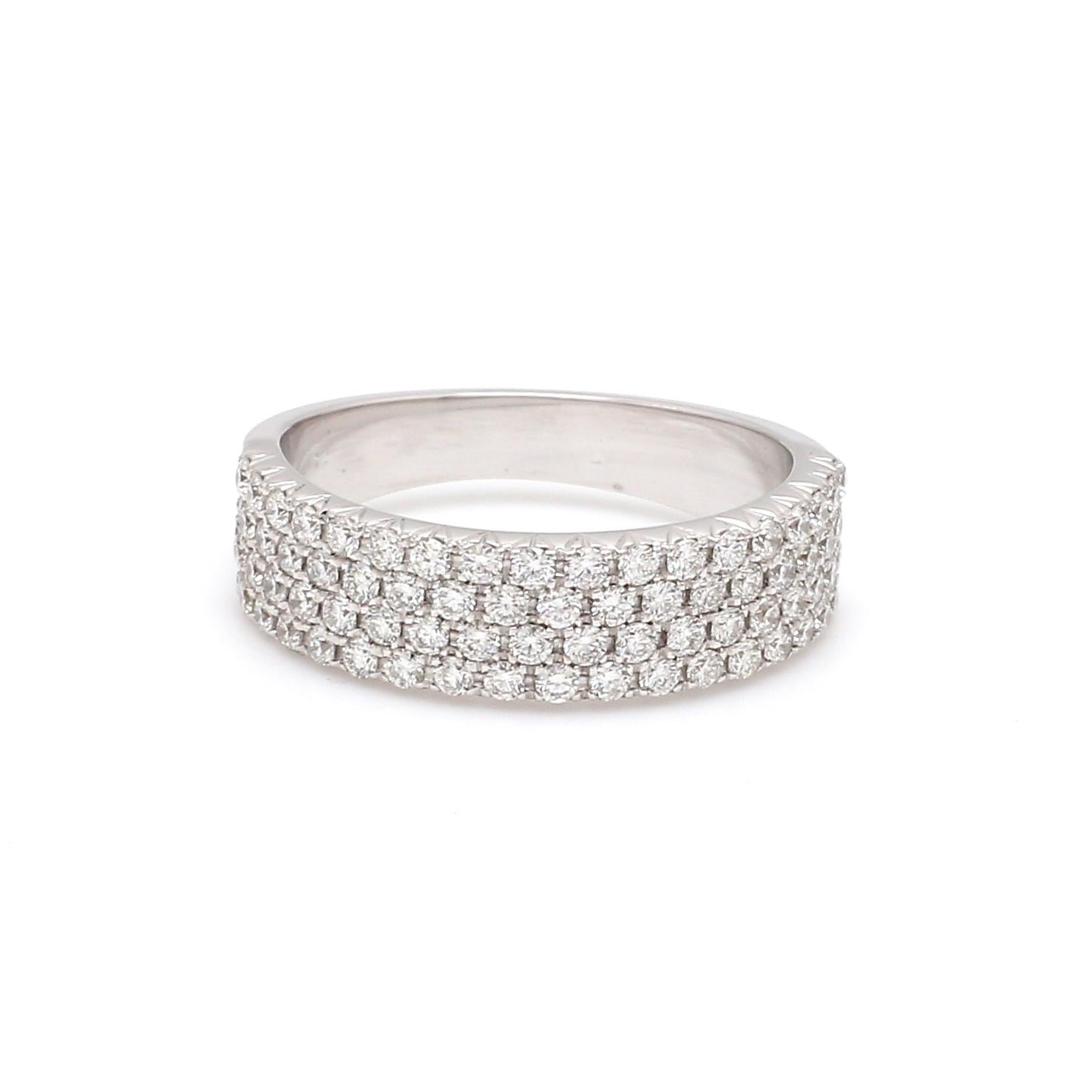 Women's or Men's Round Brilliant Cut Diamond 18 Karat White Gold Wedding Ring For Sale