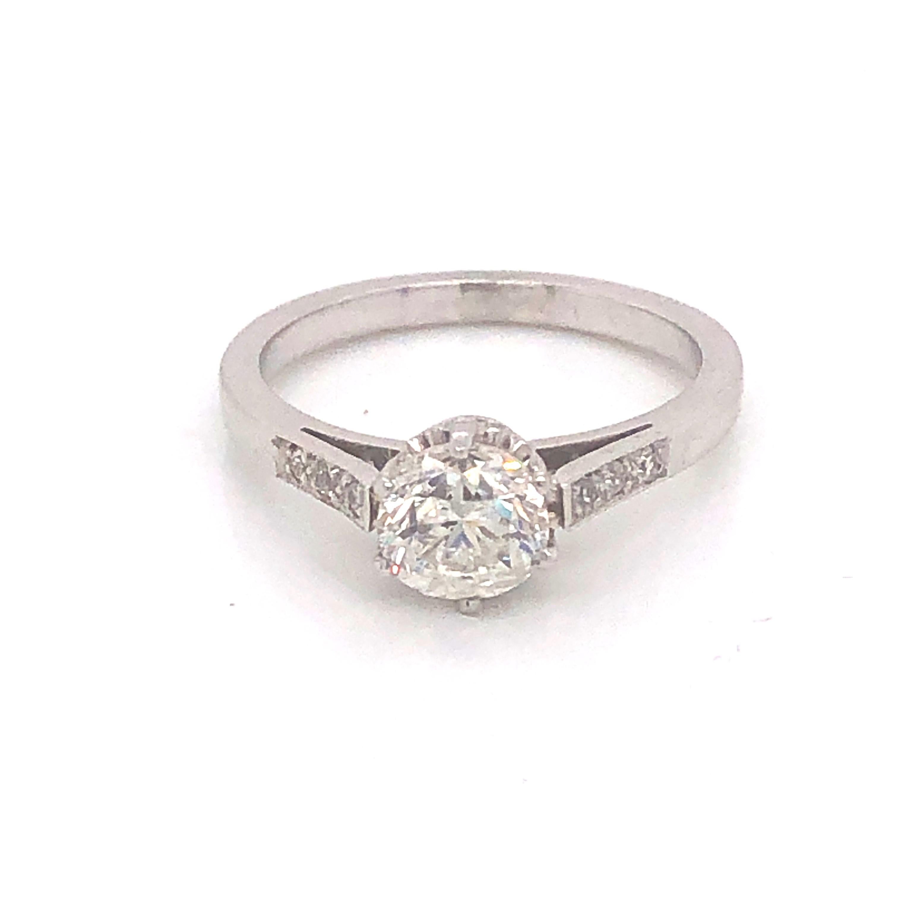 Round Cut Round Brilliant Cut Diamond and Platinum Solitaire Ring, 1.00 Carat For Sale
