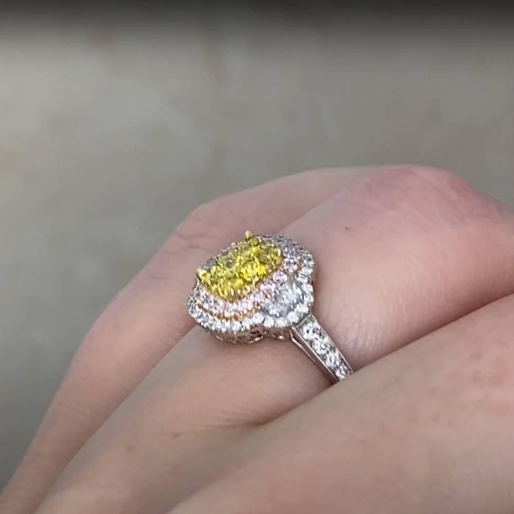 Round Cut Round Brilliant Cut Diamond (Approx. 0.20-Carats) Double Cluster Ring, Platinum For Sale