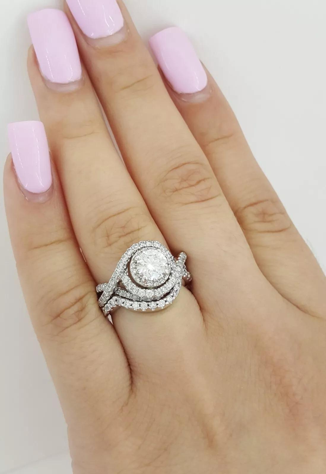 Round Cut Round Brilliant Cut Diamond Double Halo 1.47 ct 14k White Gold Ring For Sale