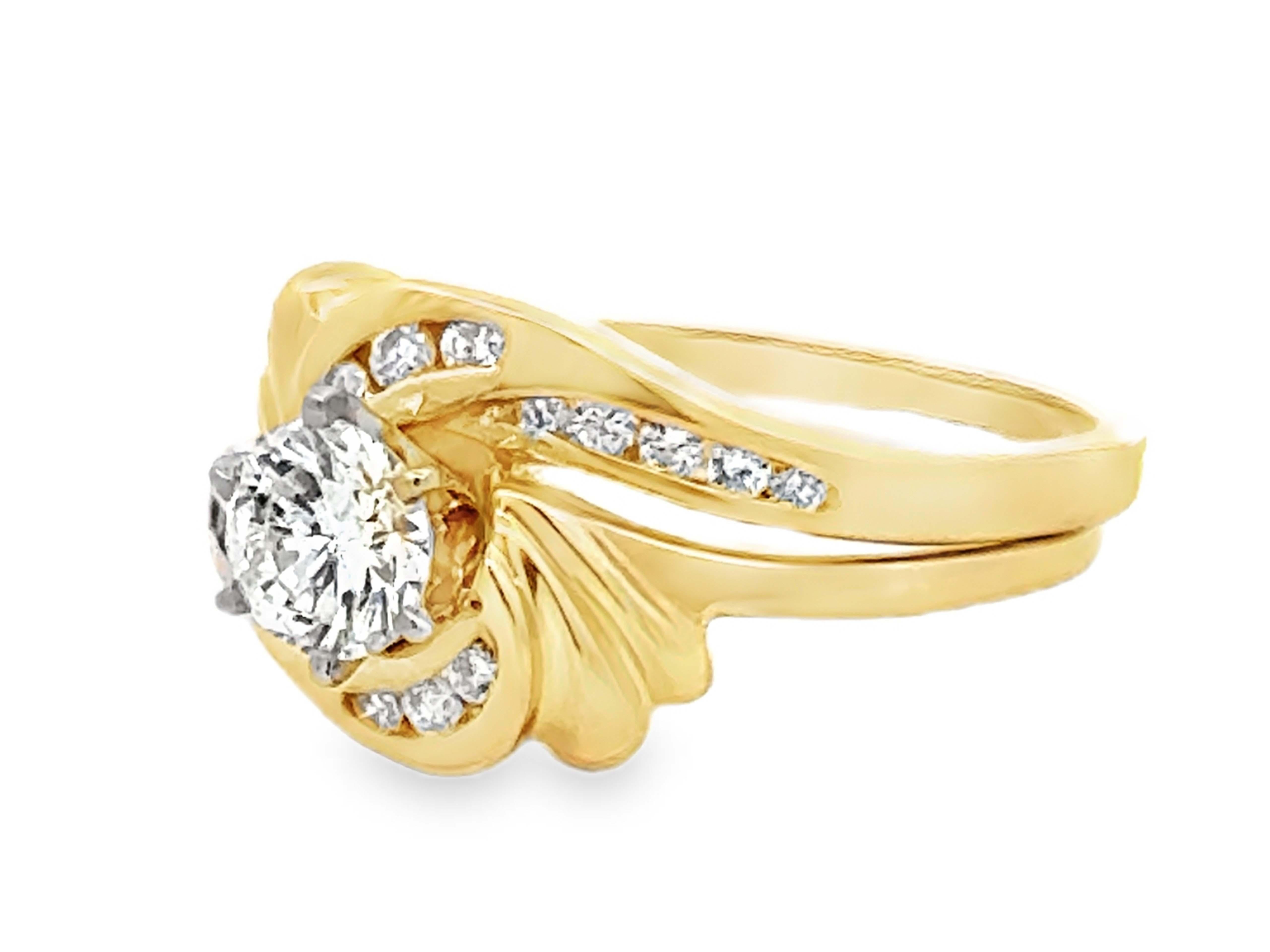da uomo o donna Anello di fidanzamento con diamante rotondo taglio Brilliante e fascia abbinata in oro giallo 14K in vendita