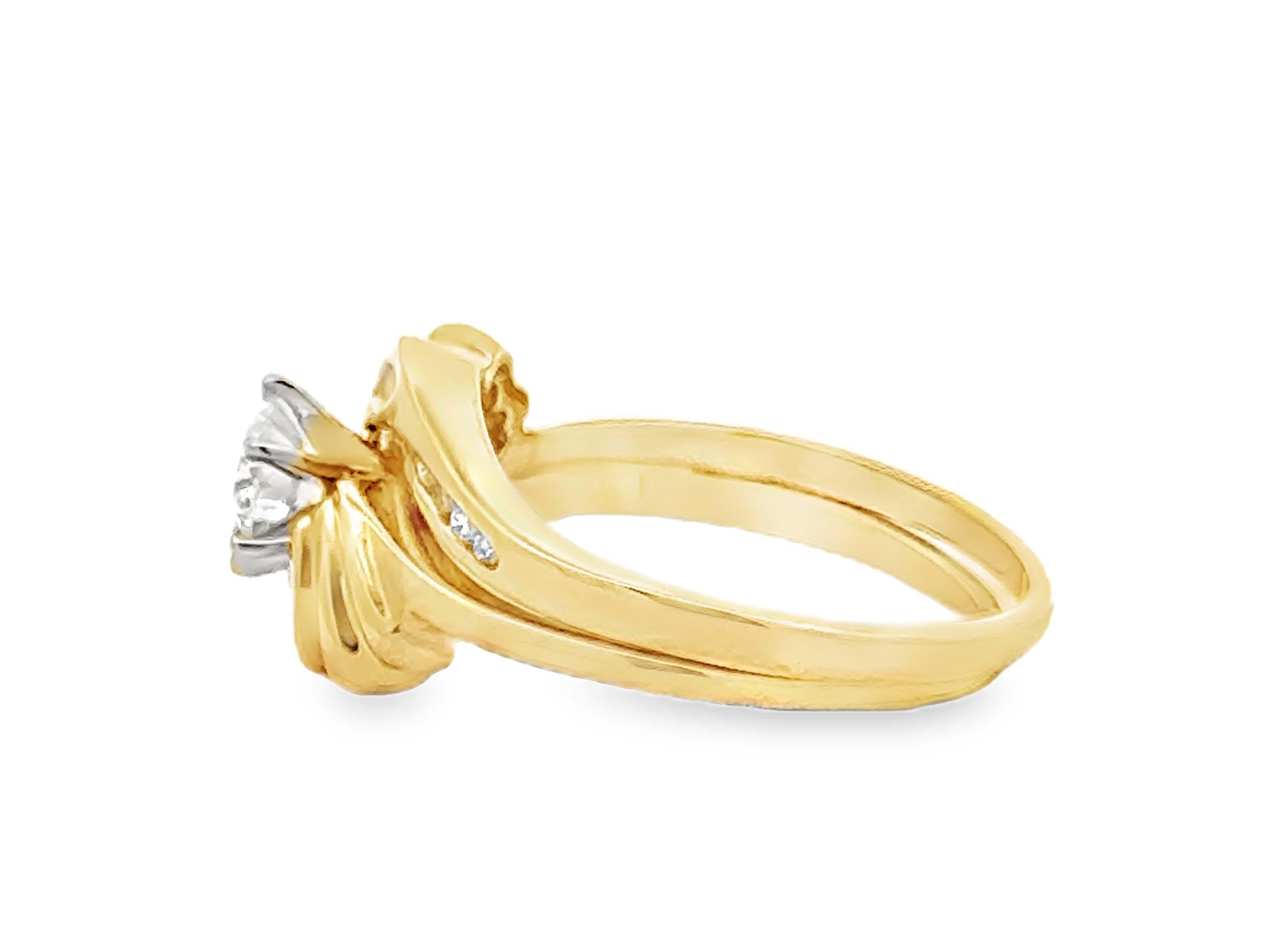 Anello di fidanzamento con diamante rotondo taglio Brilliante e fascia abbinata in oro giallo 14K in vendita 2