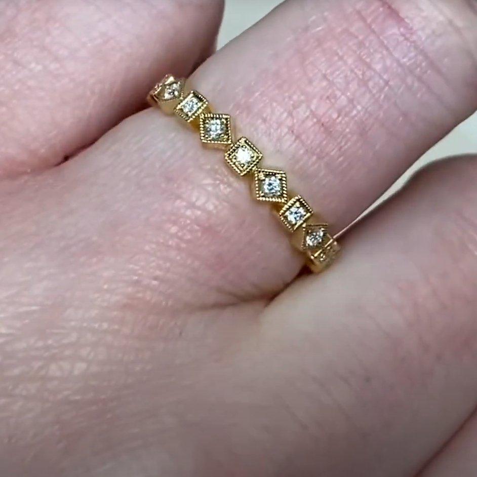 Women's Round Brilliant Cut Diamond Eternity Band (Approx. 0.2-Carats), 18k Yellow Gold For Sale