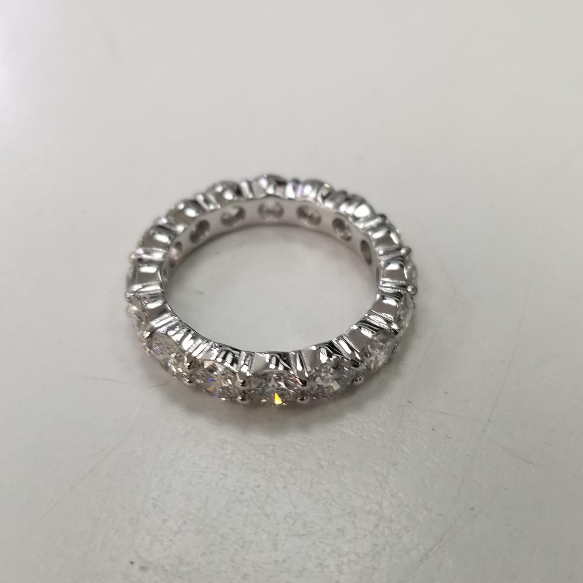  BRILLIANTL CUT DIAMOND ETERNITY RING IN 14k WHITE GOLD 3.51 CTW 
Specifications:
    main stone: BRILLIANT CUT DIAMOND
    diamonds: 16 PIECES
    carat total weight: 3.51
    color: -G
    clarity: VS2
    brand: UNBRANDED
    metal: 14k
    type: