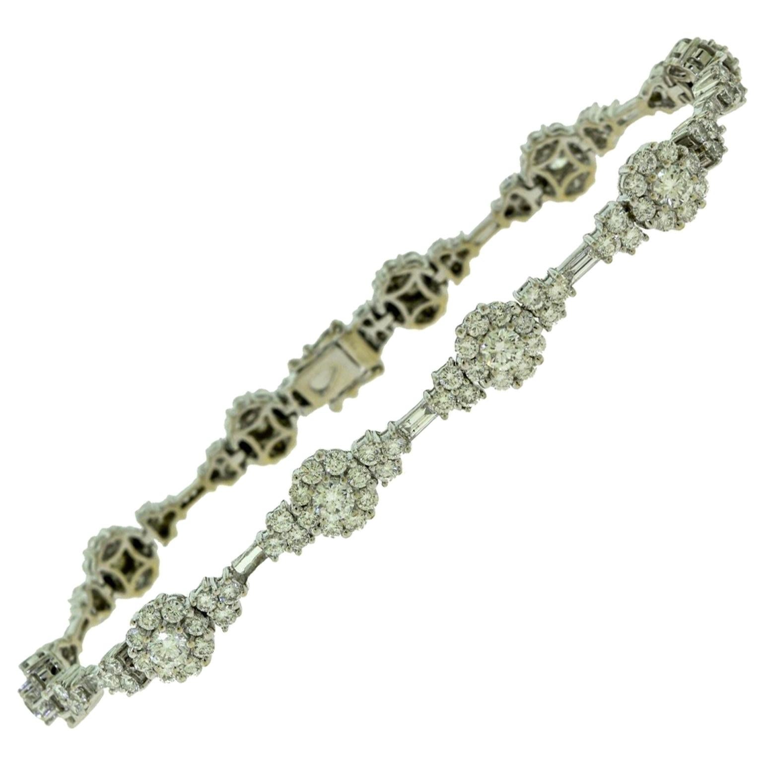 Round Brilliant Cut Diamond Halo Chain Link Bracelet in 18 Karat White Gold