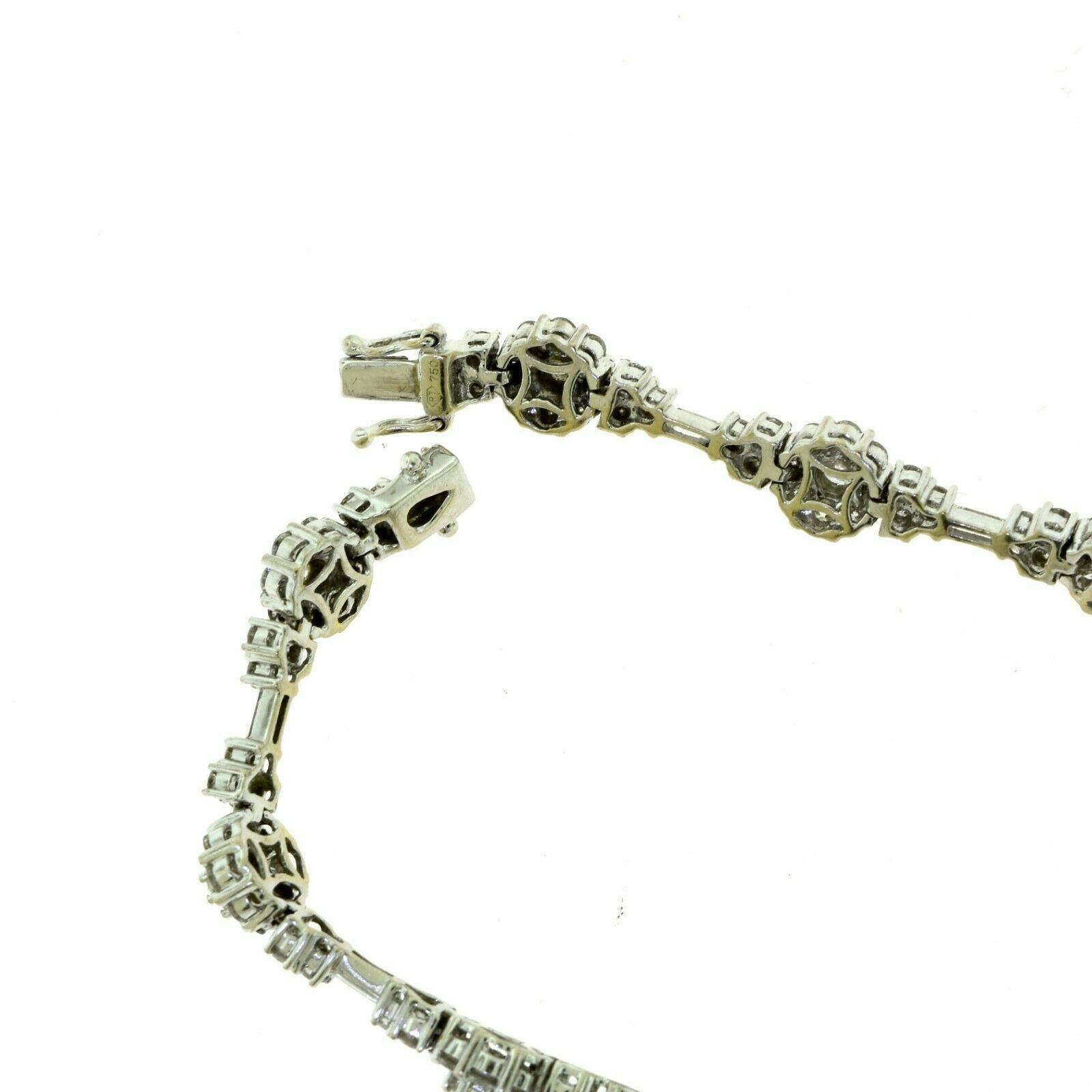 Round Brilliant Cut Diamond Halo Chain Link Bracelet in 18 Karat White Gold In Good Condition In Miami, FL
