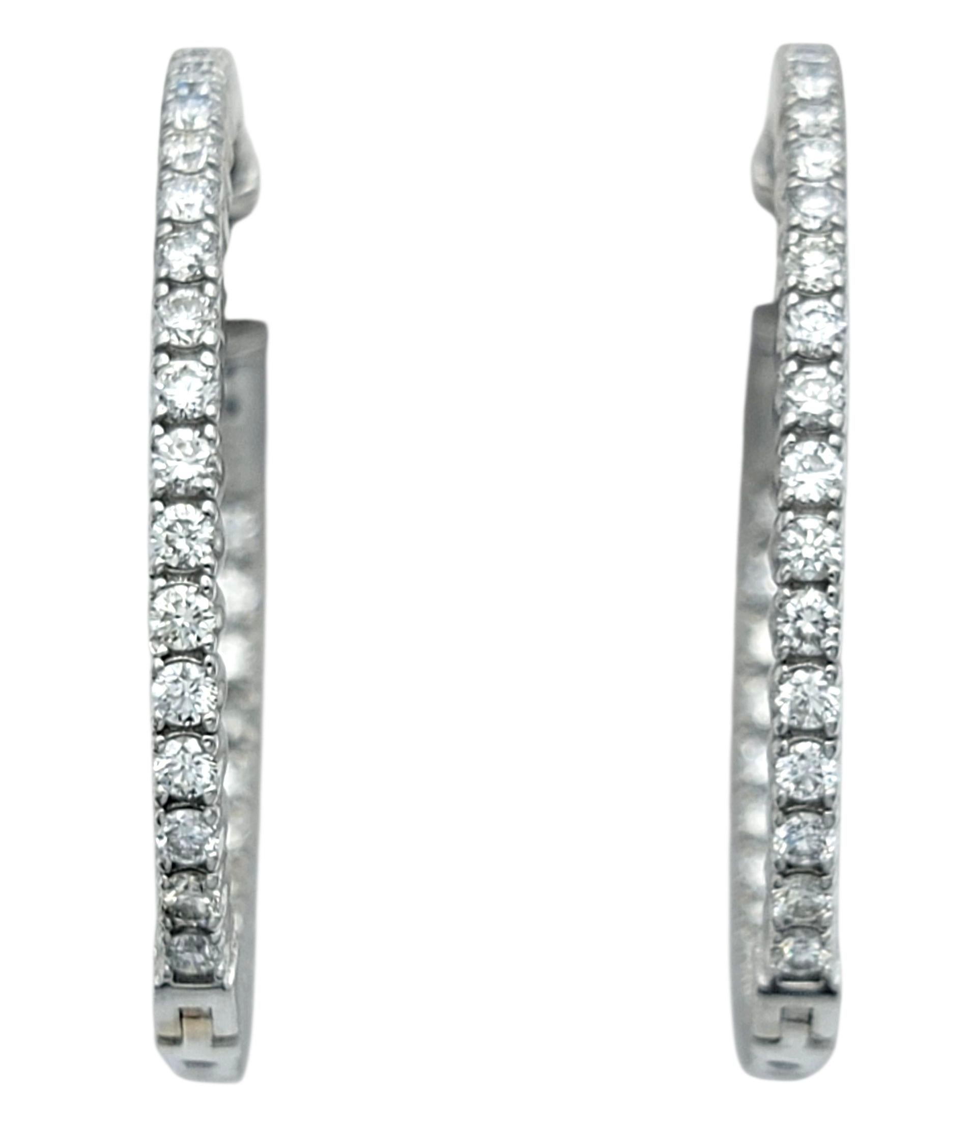 Ohrringe mit rundem Brillantschliff und Innen-/Außenring aus 14 Karat Weißgold (Zeitgenössisch) im Angebot