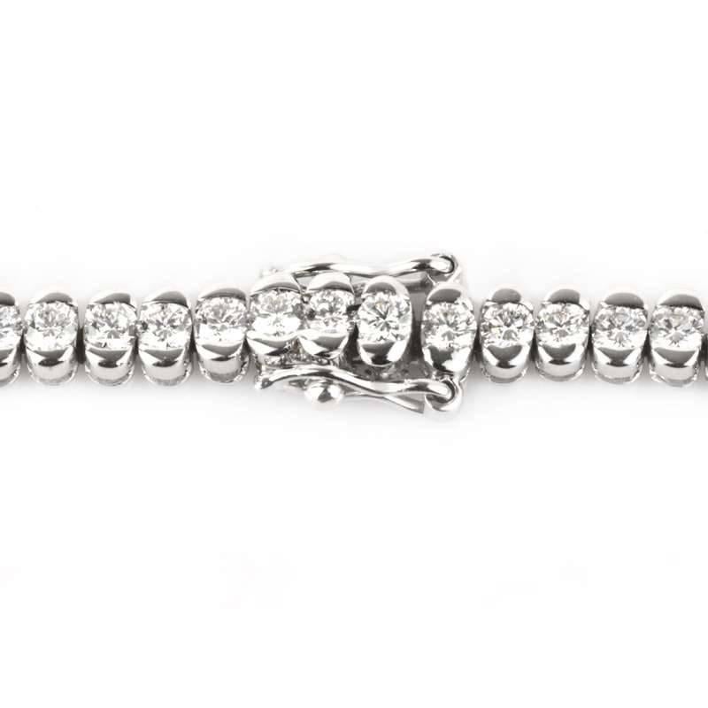 Round Brilliant Cut Diamond Line Tennis Bracelet 3.60 Carat In Excellent Condition In London, GB