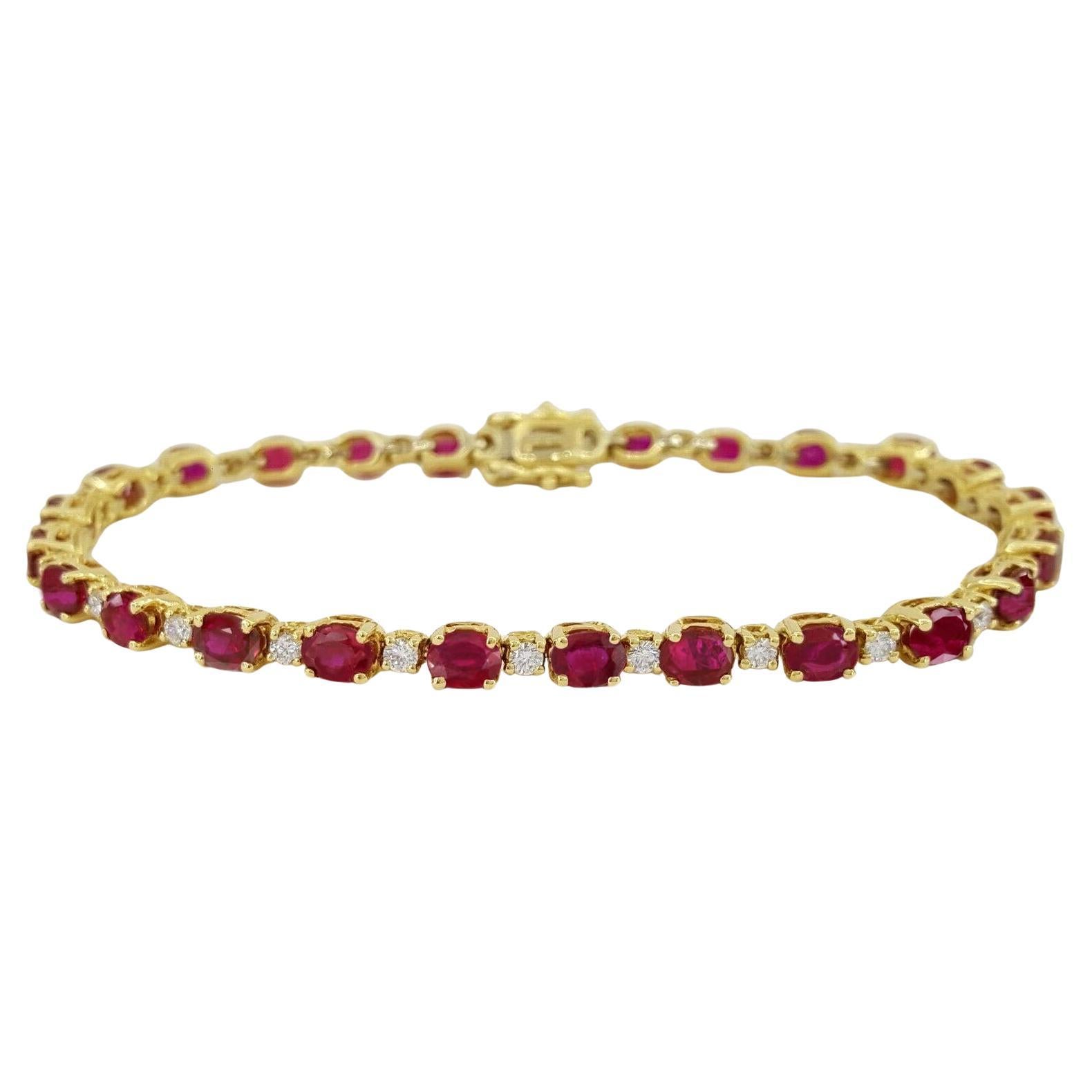 Round Brilliant Cut Diamond & Oval Cut Red Ruby 18k Yellow Gold Tennis Bracelet For Sale