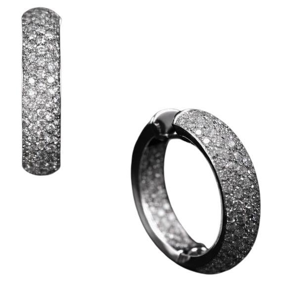 Orecchini a cerchio con diamante rotondo taglio Brilliante Pavé in oro bianco 18 carati