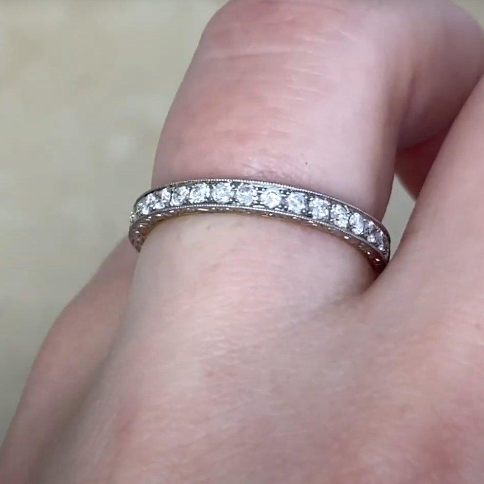 Bracelet éternel à diamants ronds et brillants sertis en pavé (environ 0,60 carats) Platine en vente 1