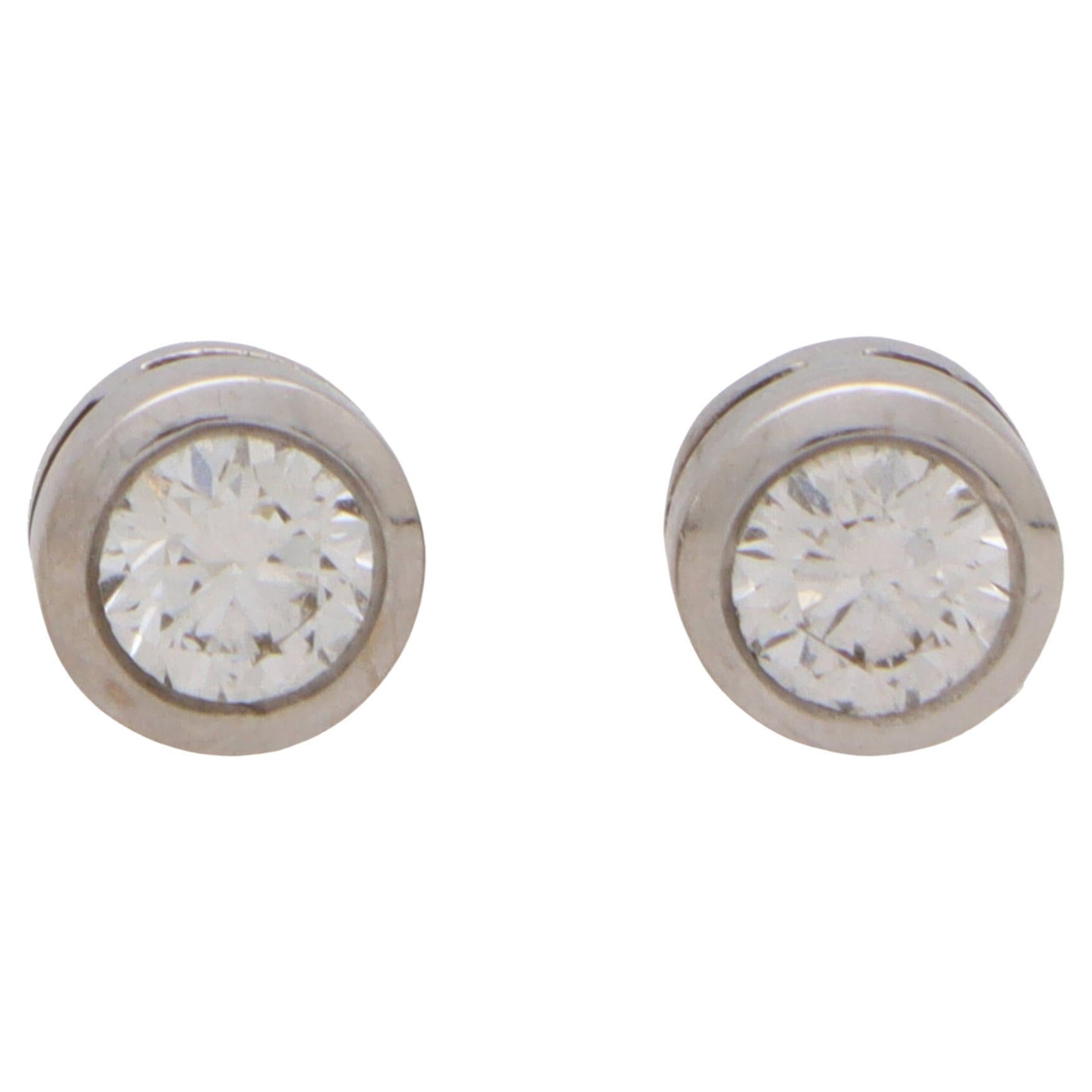  Round Brilliant Cut Diamond Stud Earrings in White Gold For Sale