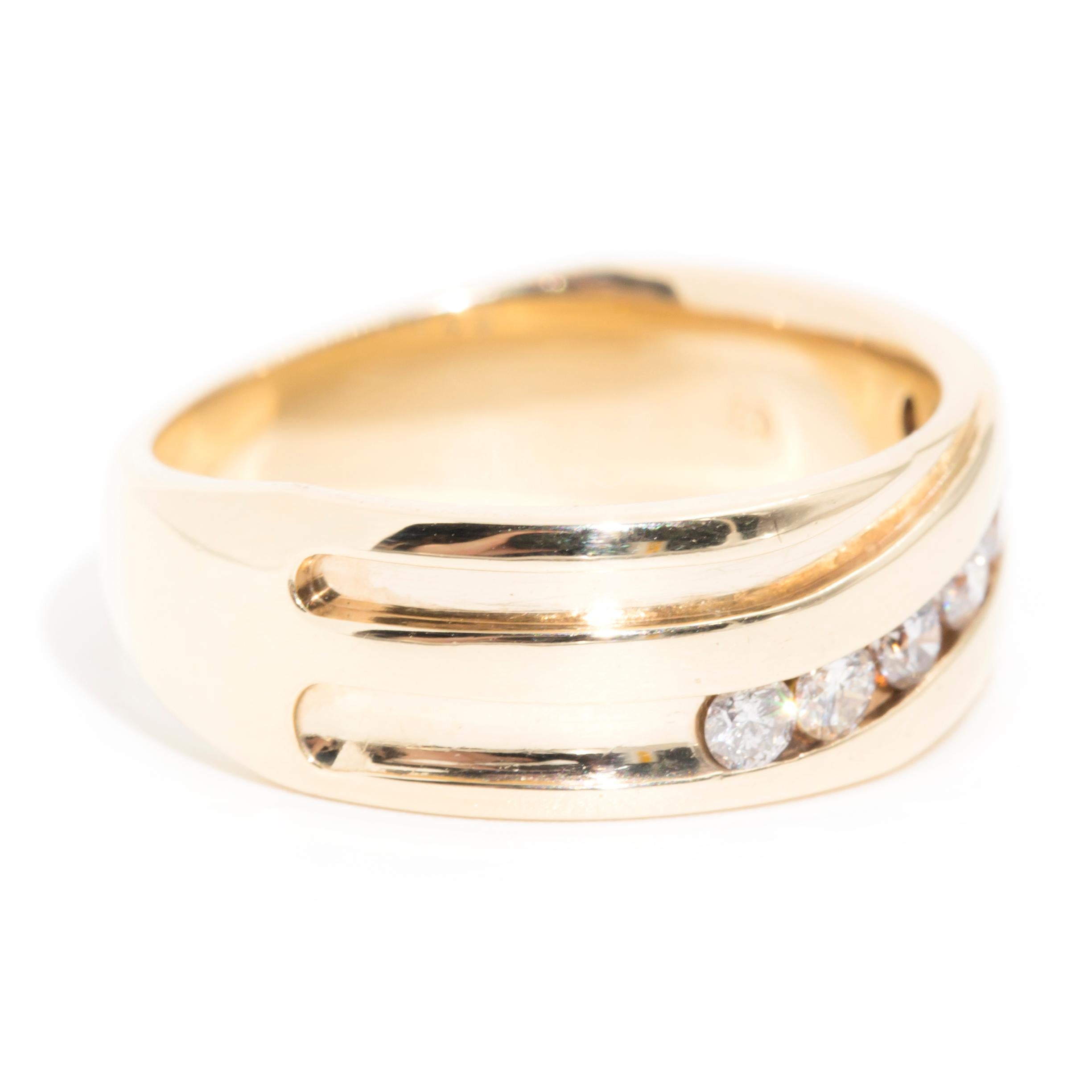 Round Cut Round Brilliant Cut Diamond Wide Men's Band Ring in 9 Carat Yellow Gold
