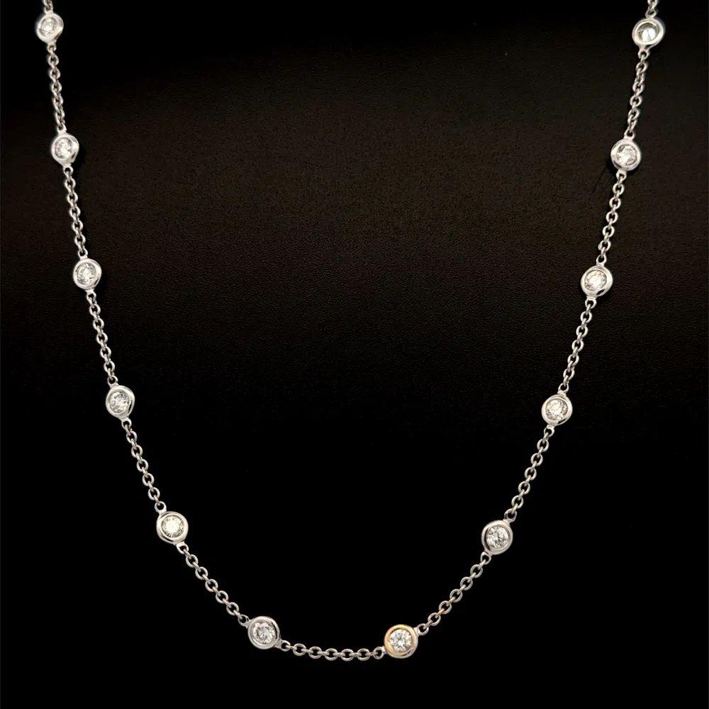 Moderno Collana con catena d'oro con diamanti rotondi a taglio Brilliante in vendita