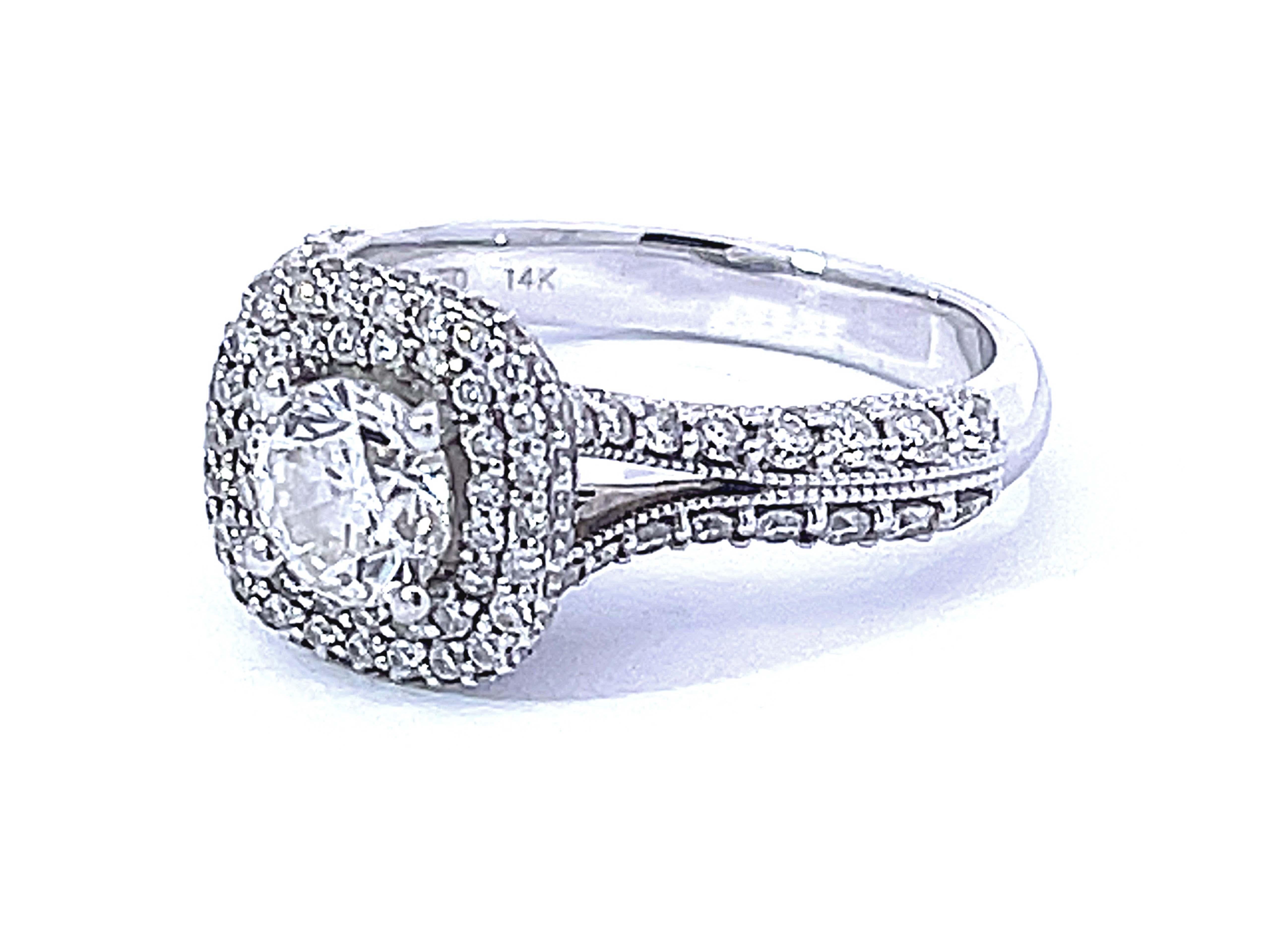 Taille brillant Bague de fiançailles en or blanc 14K avec double halo de diamants à taille ronde et brillante en vente